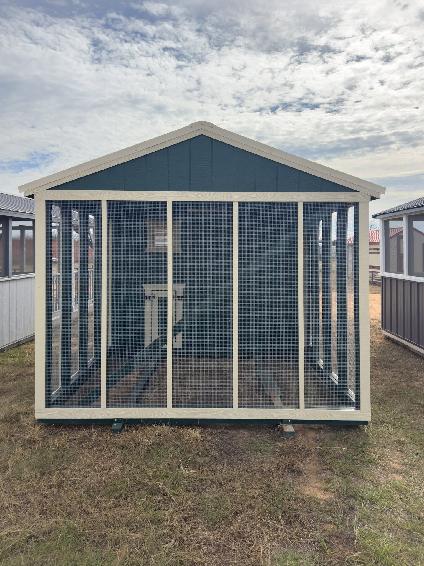 10x16 Deluxe Style Chicken Coop serial DCR-9064-1016-060825