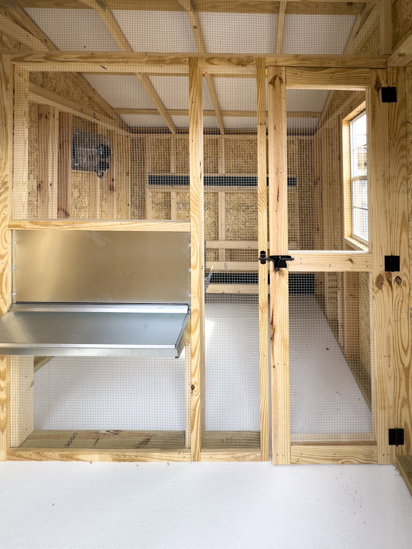 10x16 Deluxe Style Chicken Coop serial DCR-9064-1016-060825