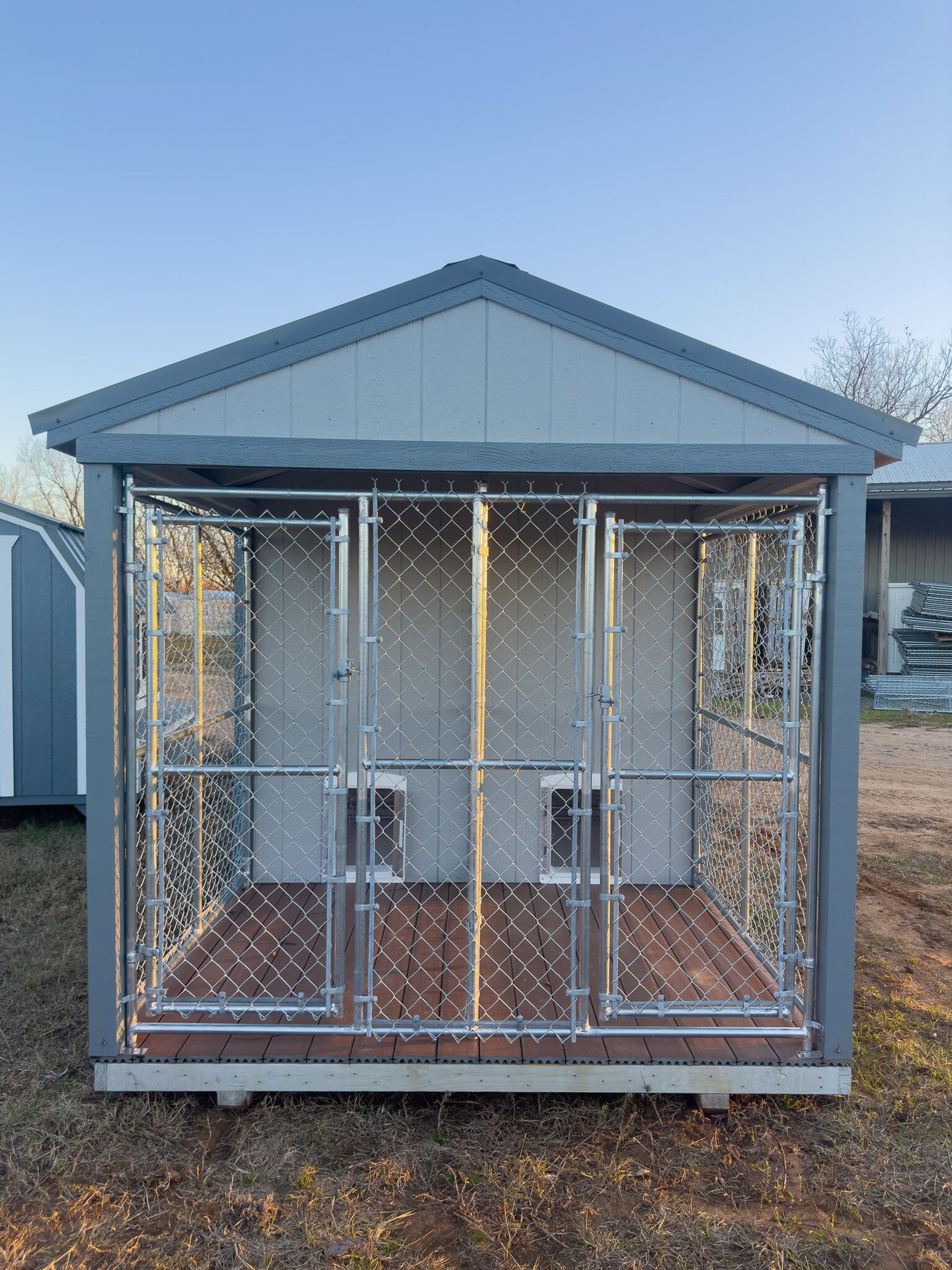 8x16 Double Deluxe Dog Kennel serial DDAFDK-7308-0816-080923