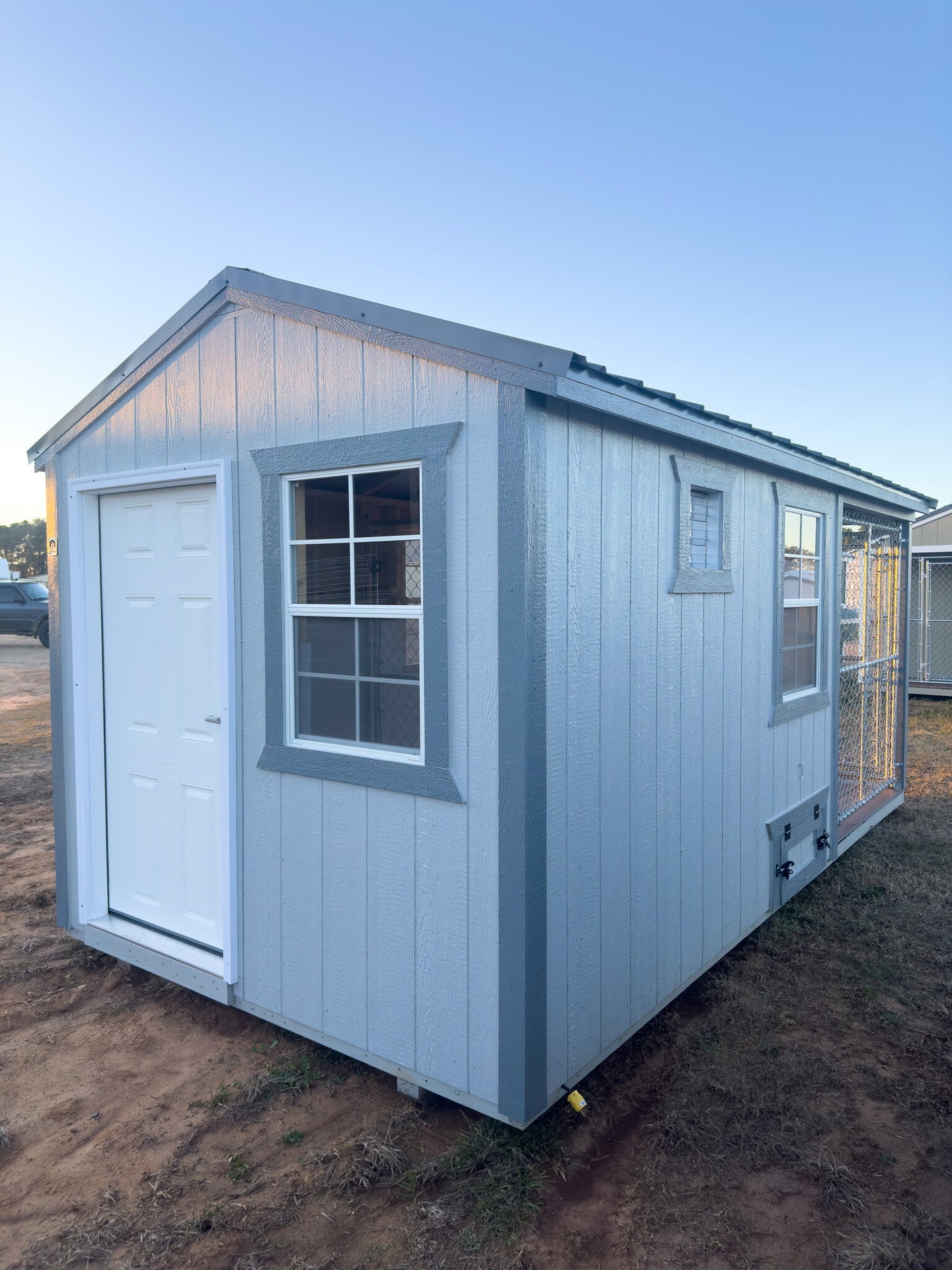 8x16 Double Deluxe Dog Kennel serial DDAFDK-7308-0816-080923