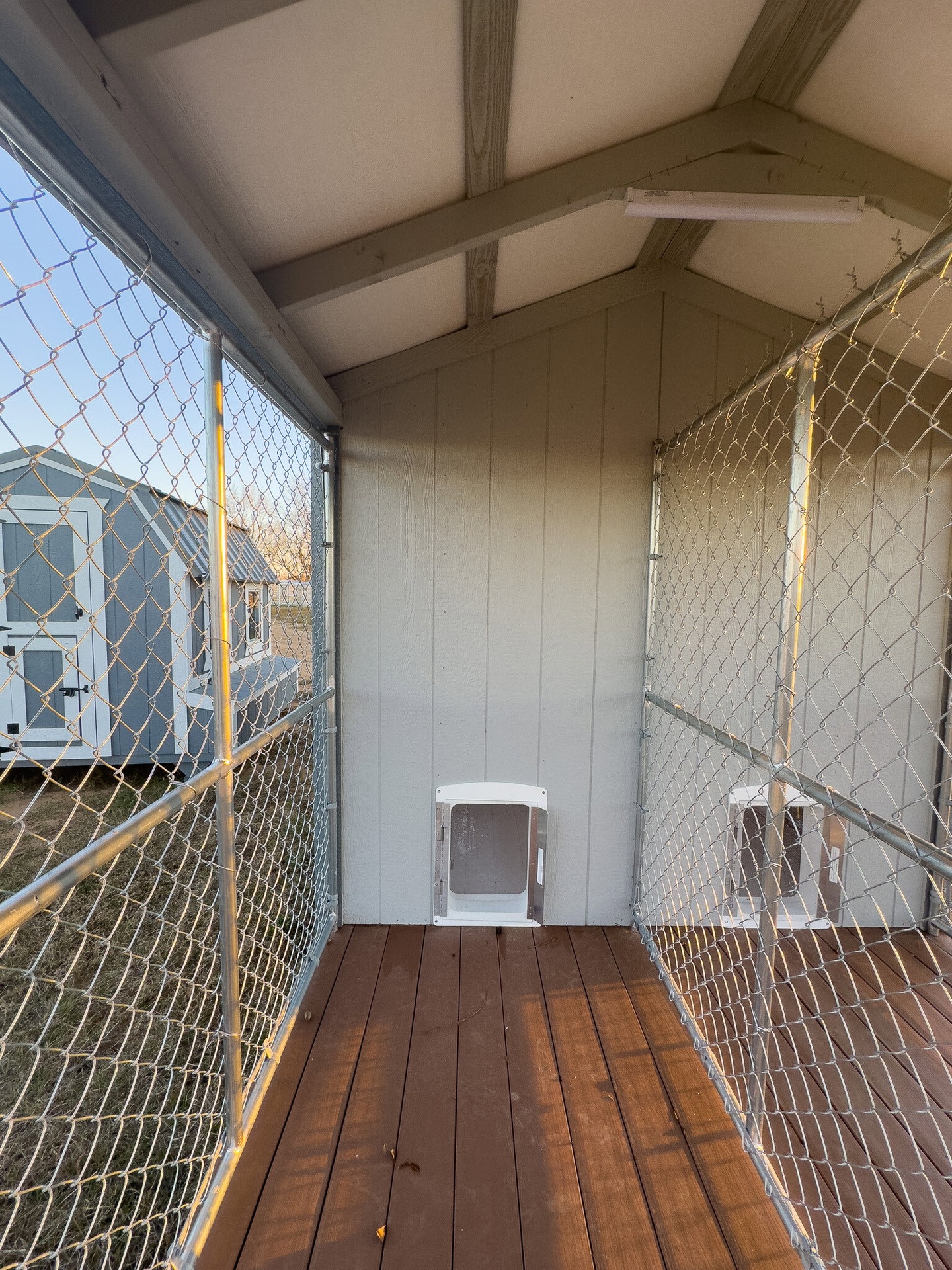 8x16 Double Deluxe Dog Kennel serial DDAFDK-7308-0816-080923
