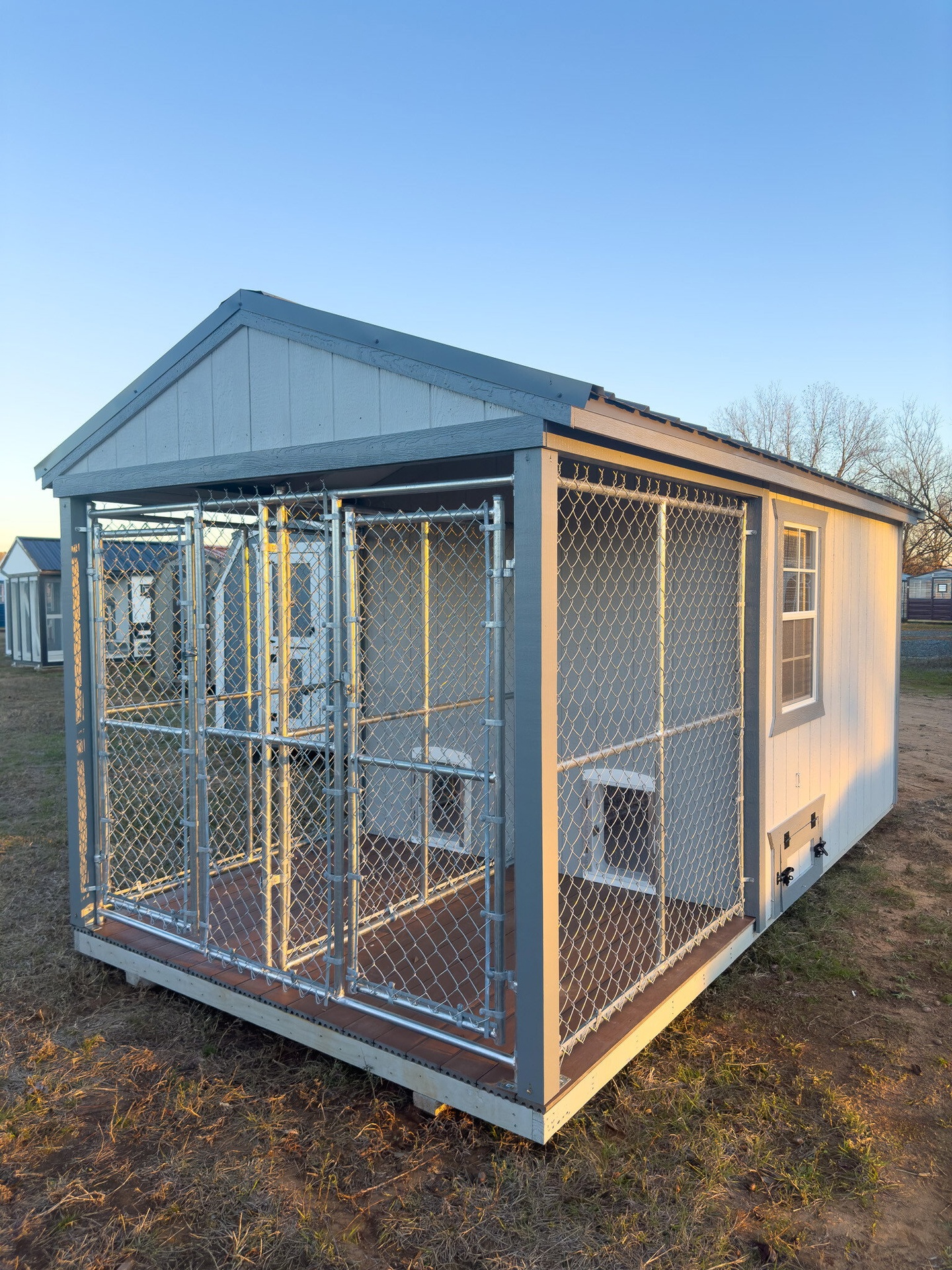 8x16 Double Deluxe Dog Kennel serial DDAFDK-7308-0816-080923