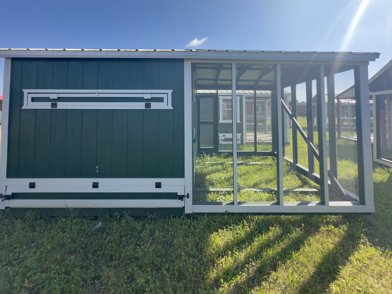 10x16 Deluxe Style Chicken Coop serial DCR-9362-1016-151225