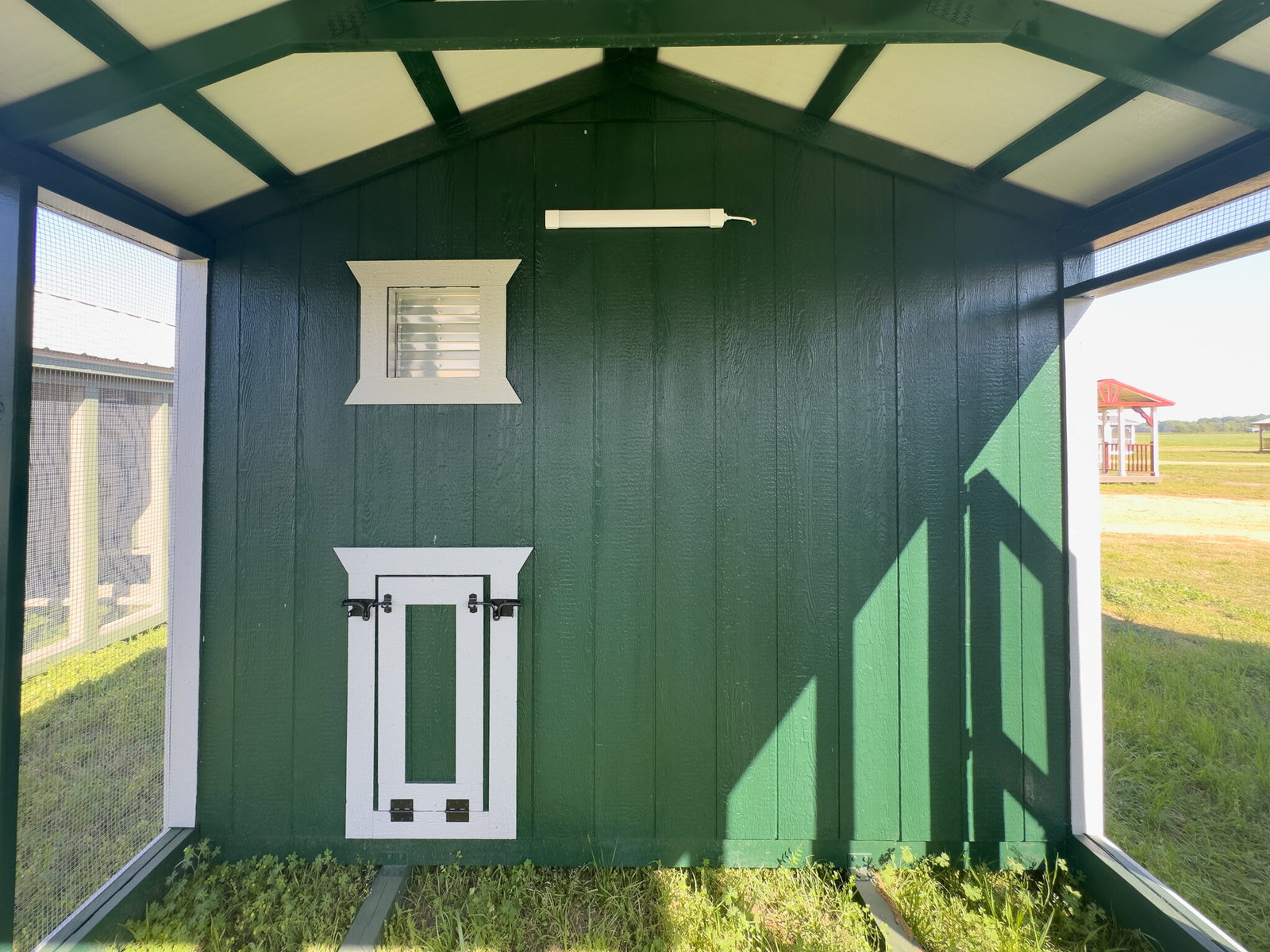 10x16 Deluxe Style Chicken Coop serial DCR-9362-1016-151225