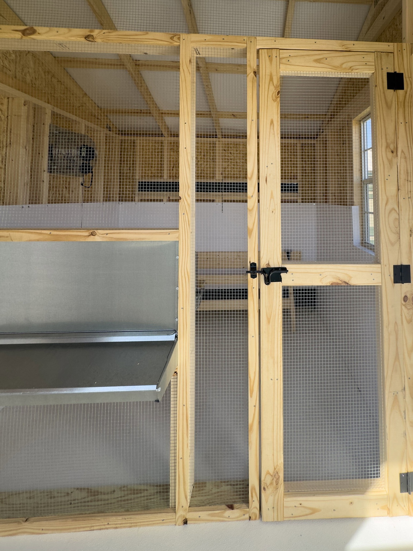10x16 Deluxe Style Chicken Coop serial DCR-9362-1016-151225