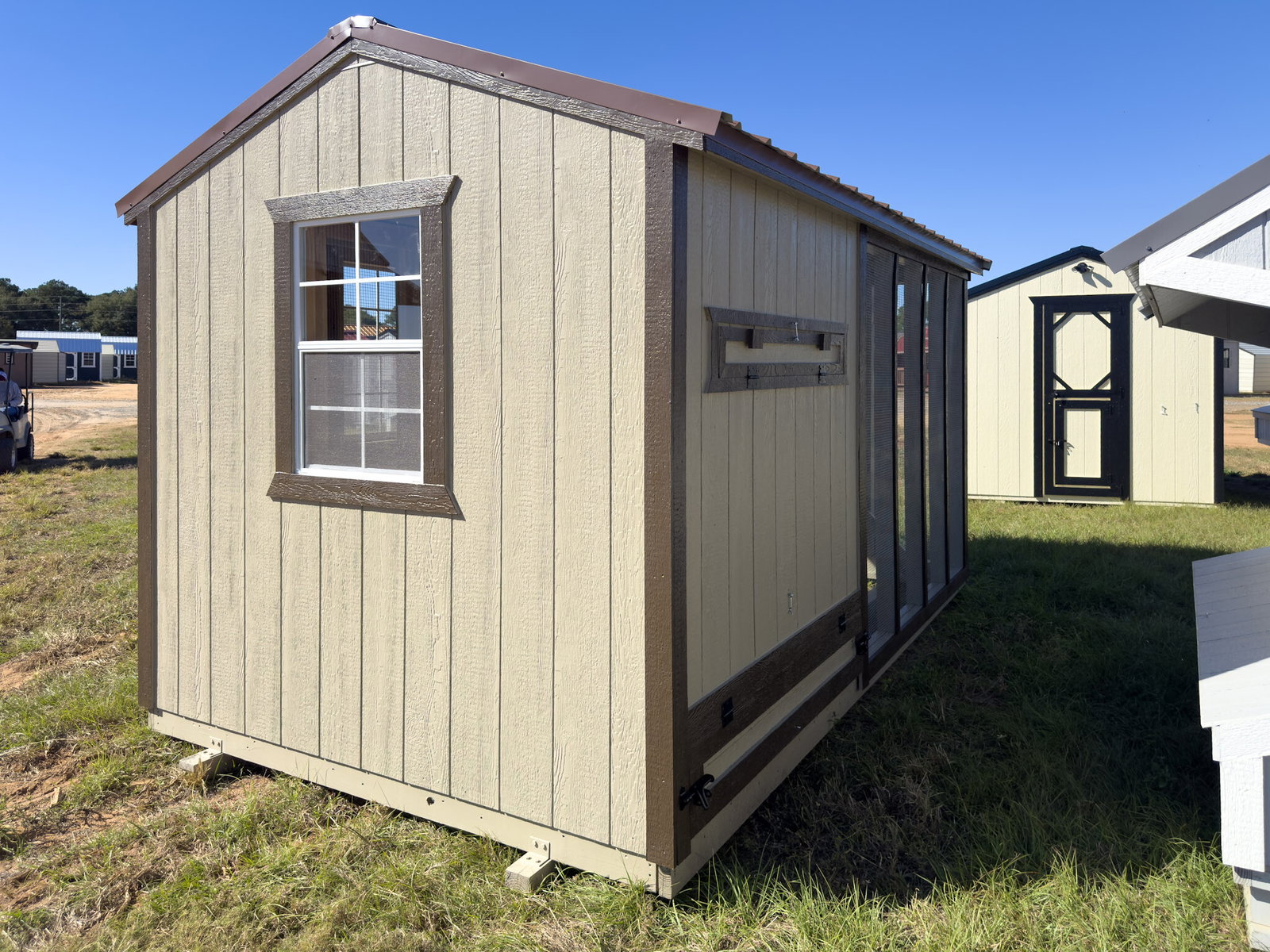 8x14 Deluxe Style Chicken Coop serial DCR-8985-0814-080725