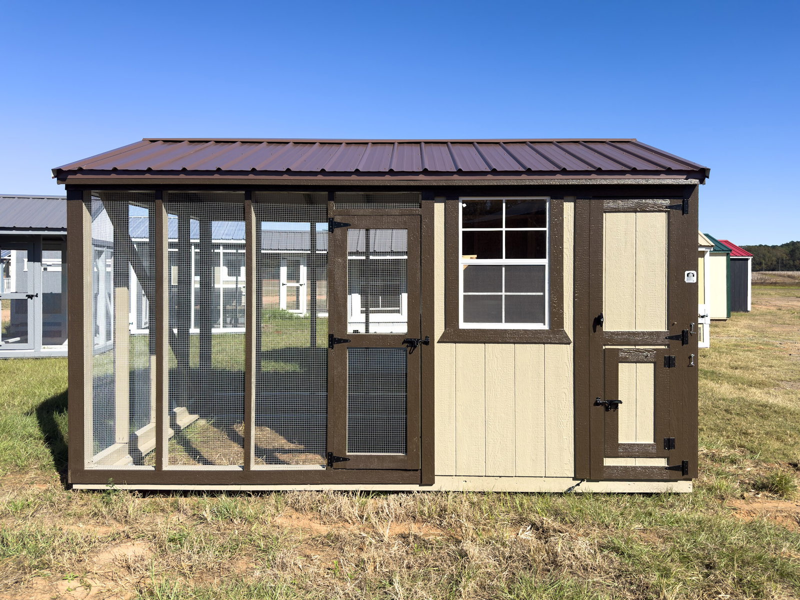 8x14 Deluxe Style Chicken Coop serial DCR-8985-0814-080725