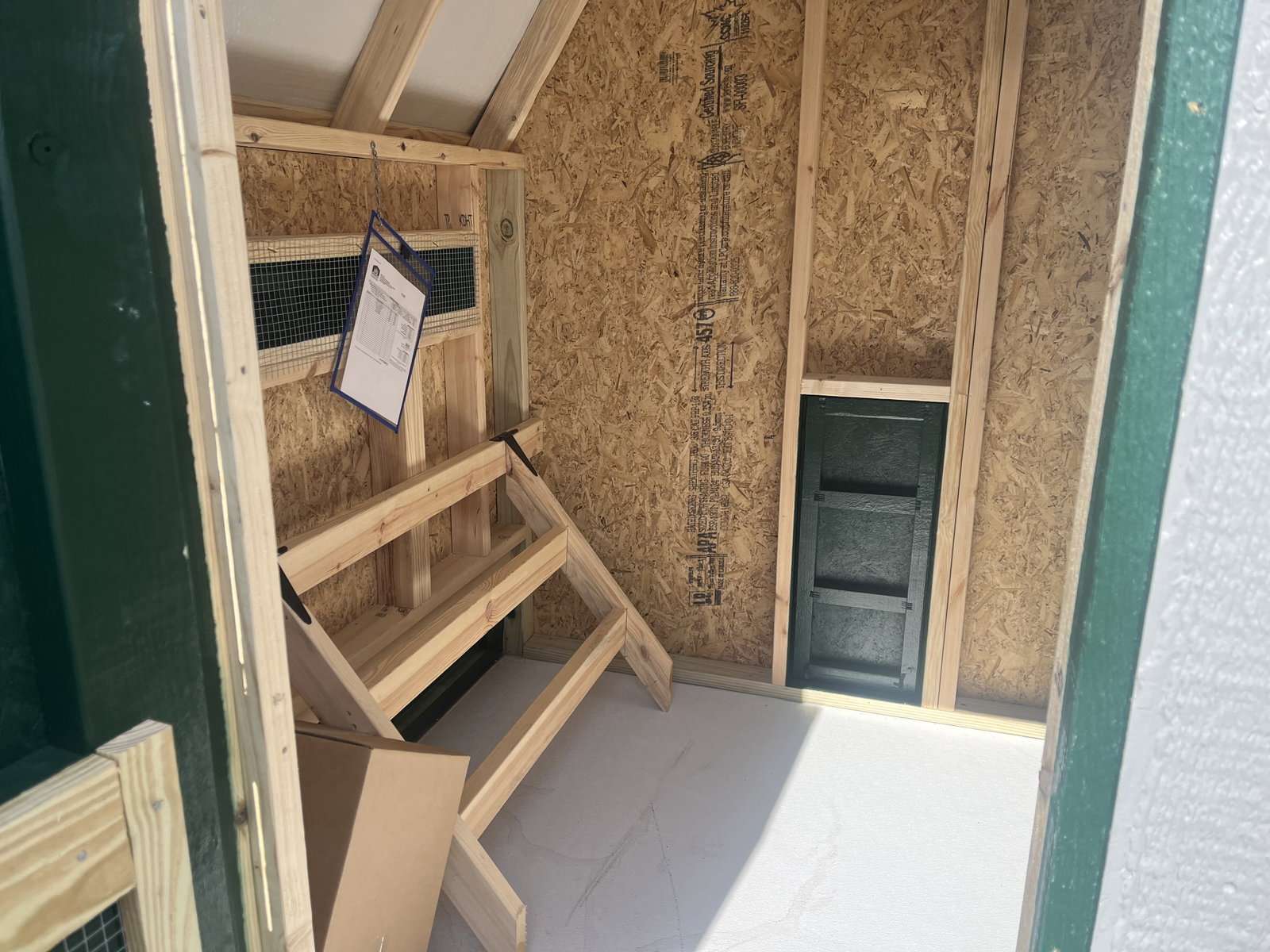 6x6 Barn Style Chicken Coop serial BSCC-8571-0606-210125