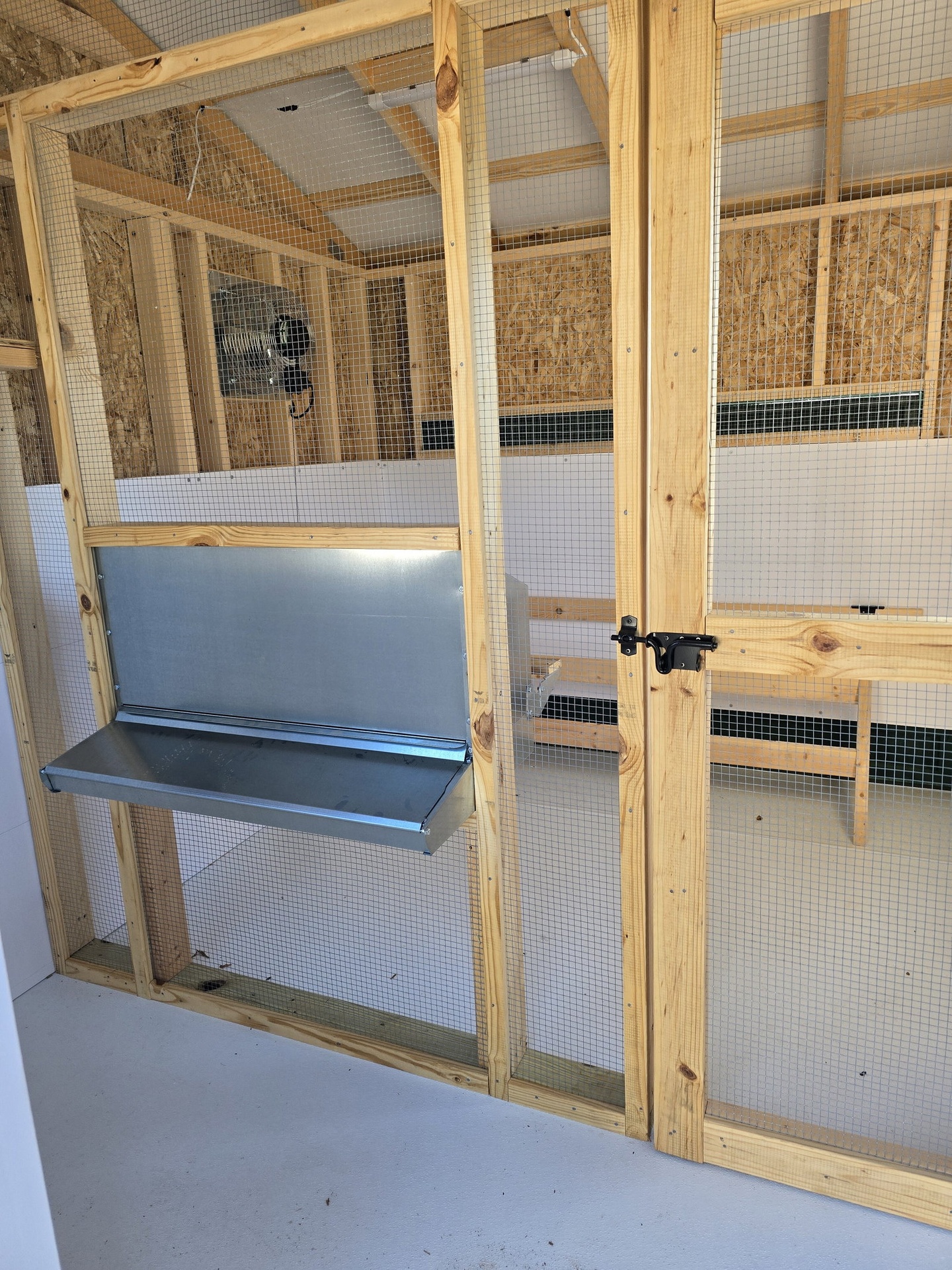 10x16 Deluxe Style Chicken Coop serial DCR-9484-1016-050326