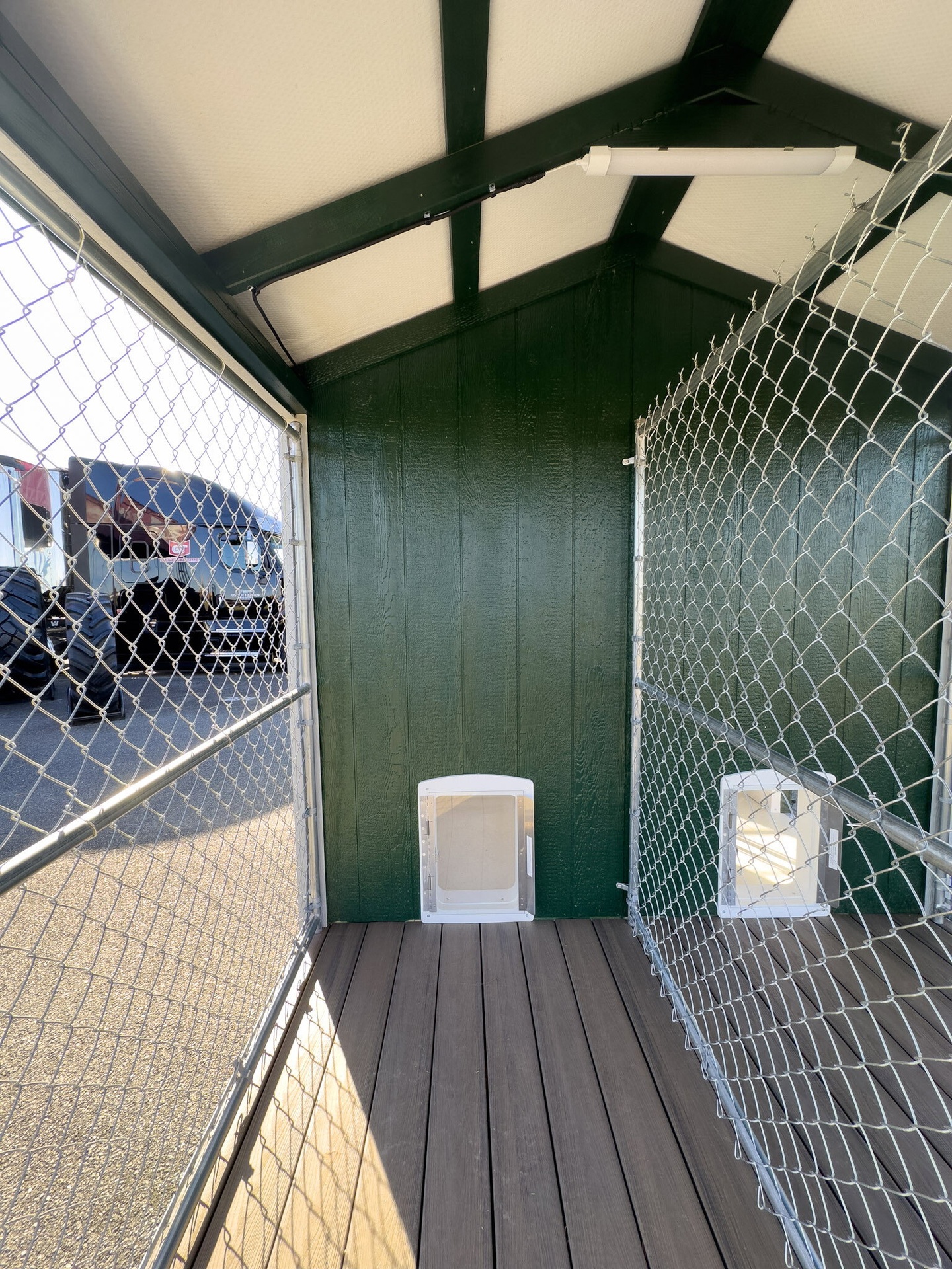 8x16 Double Deluxe Dog Kennel serial DDDK-8145-0816-210524