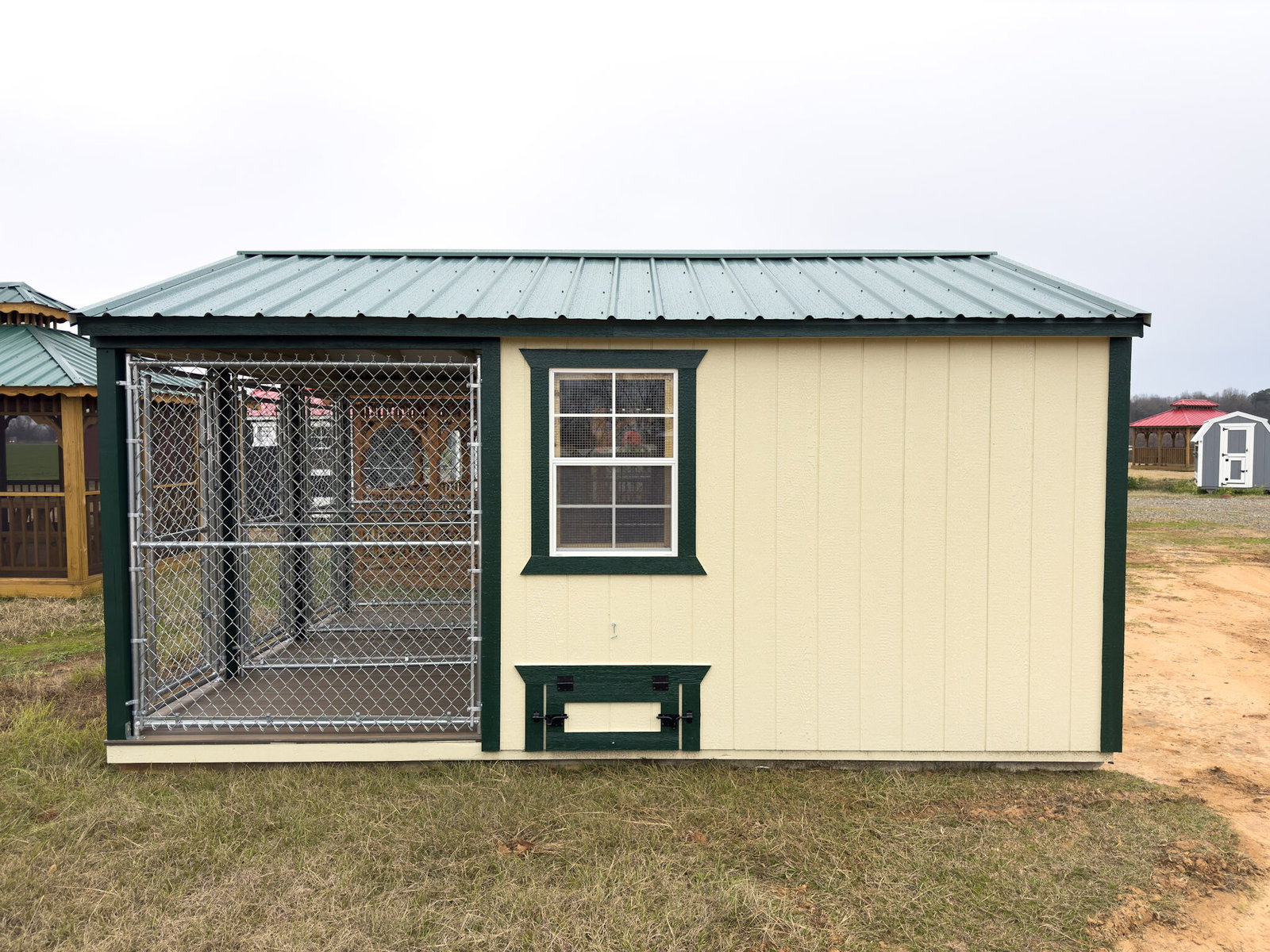 12x16 Triple Deluxe Dog Kennel serial DTDK-7943-1216-090324