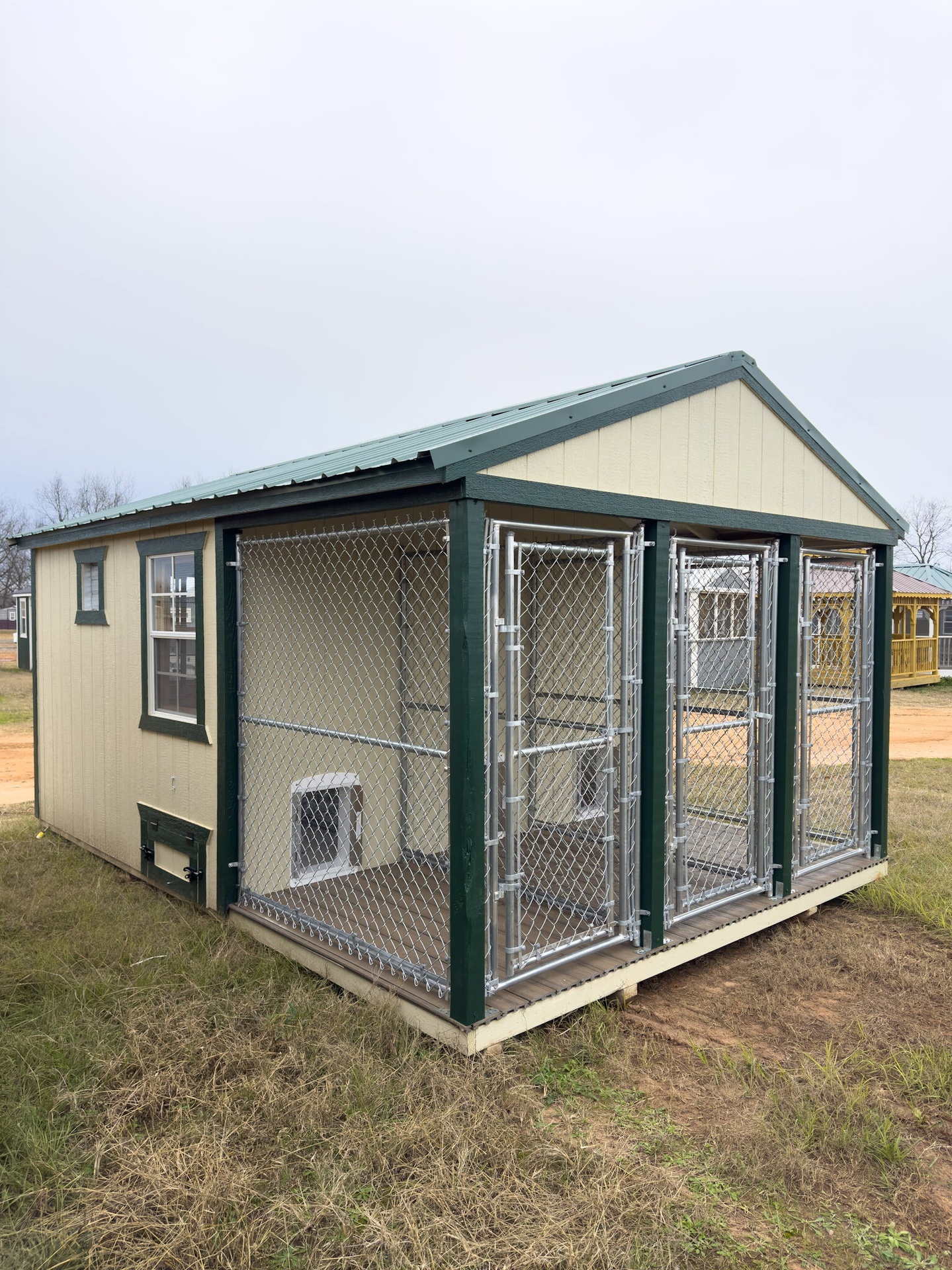 12x16 Triple Deluxe Dog Kennel serial DTDK-7943-1216-090324