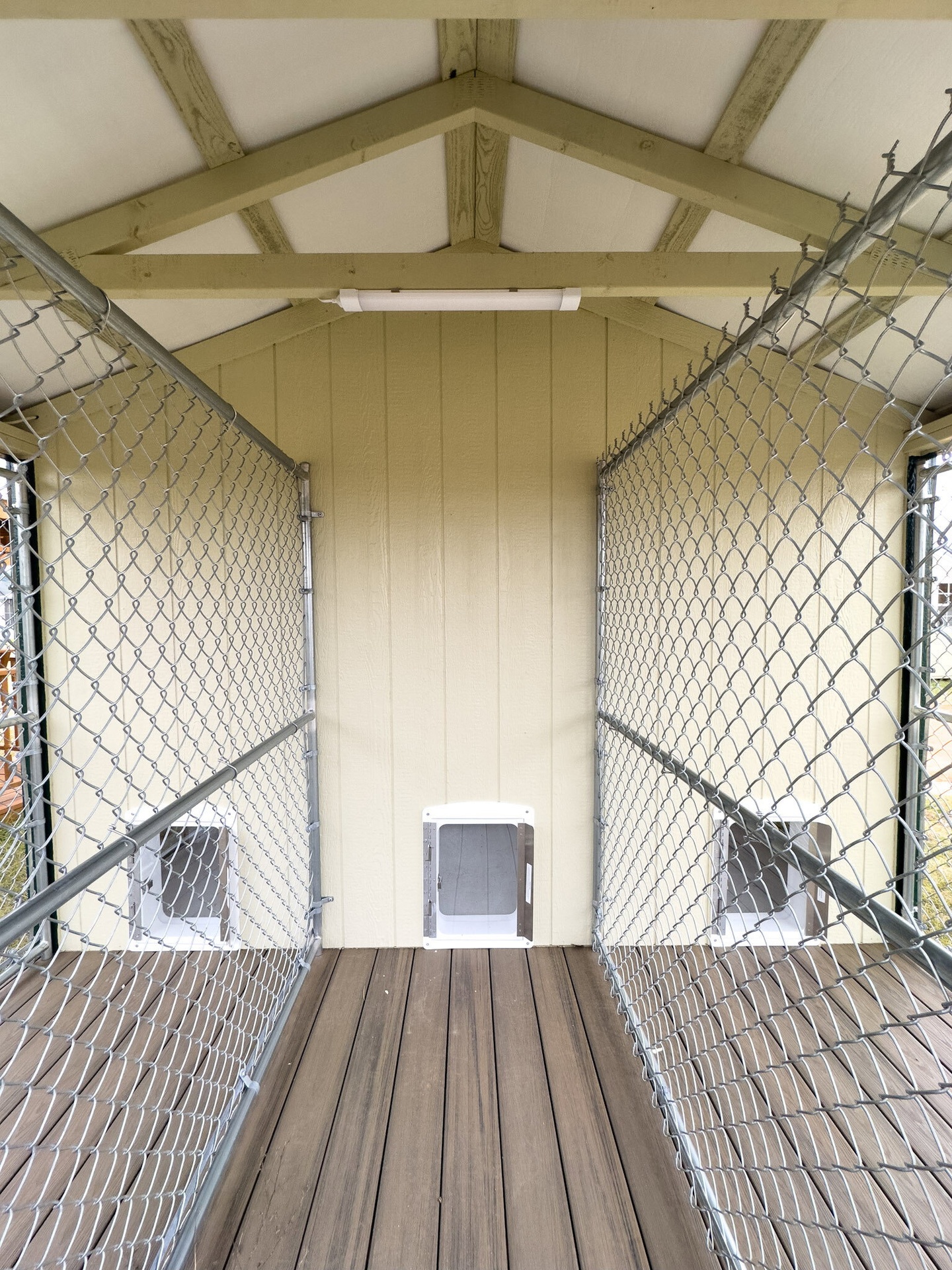 12x16 Triple Deluxe Dog Kennel serial DTDK-7943-1216-090324