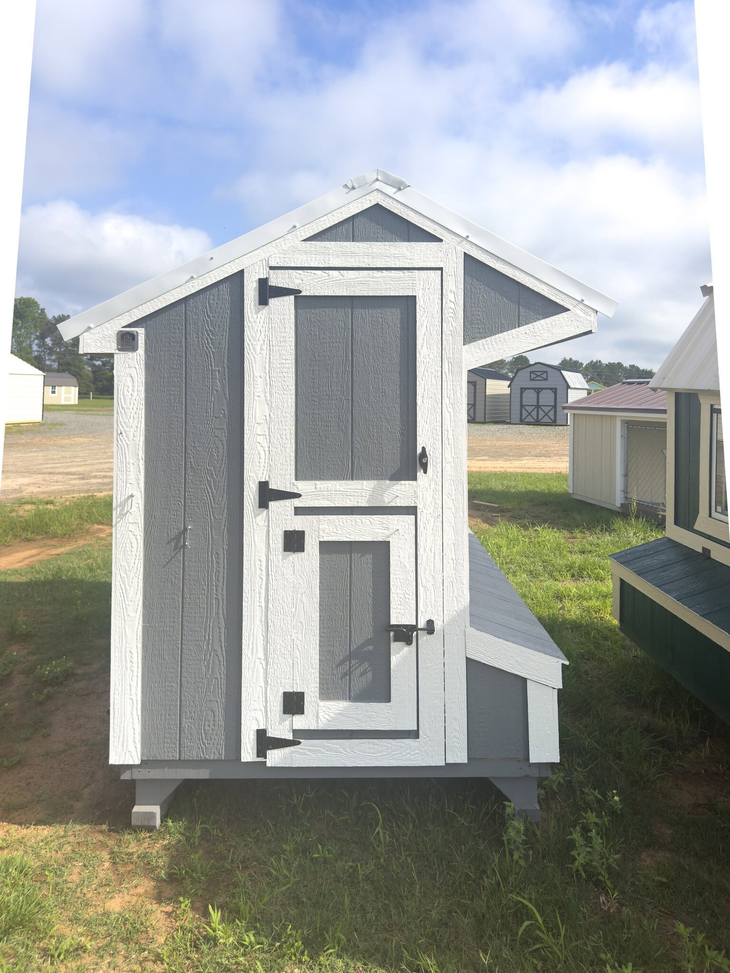 5x8 Cottage Style Chicken Coop serial CSCC-9488-0508-050326