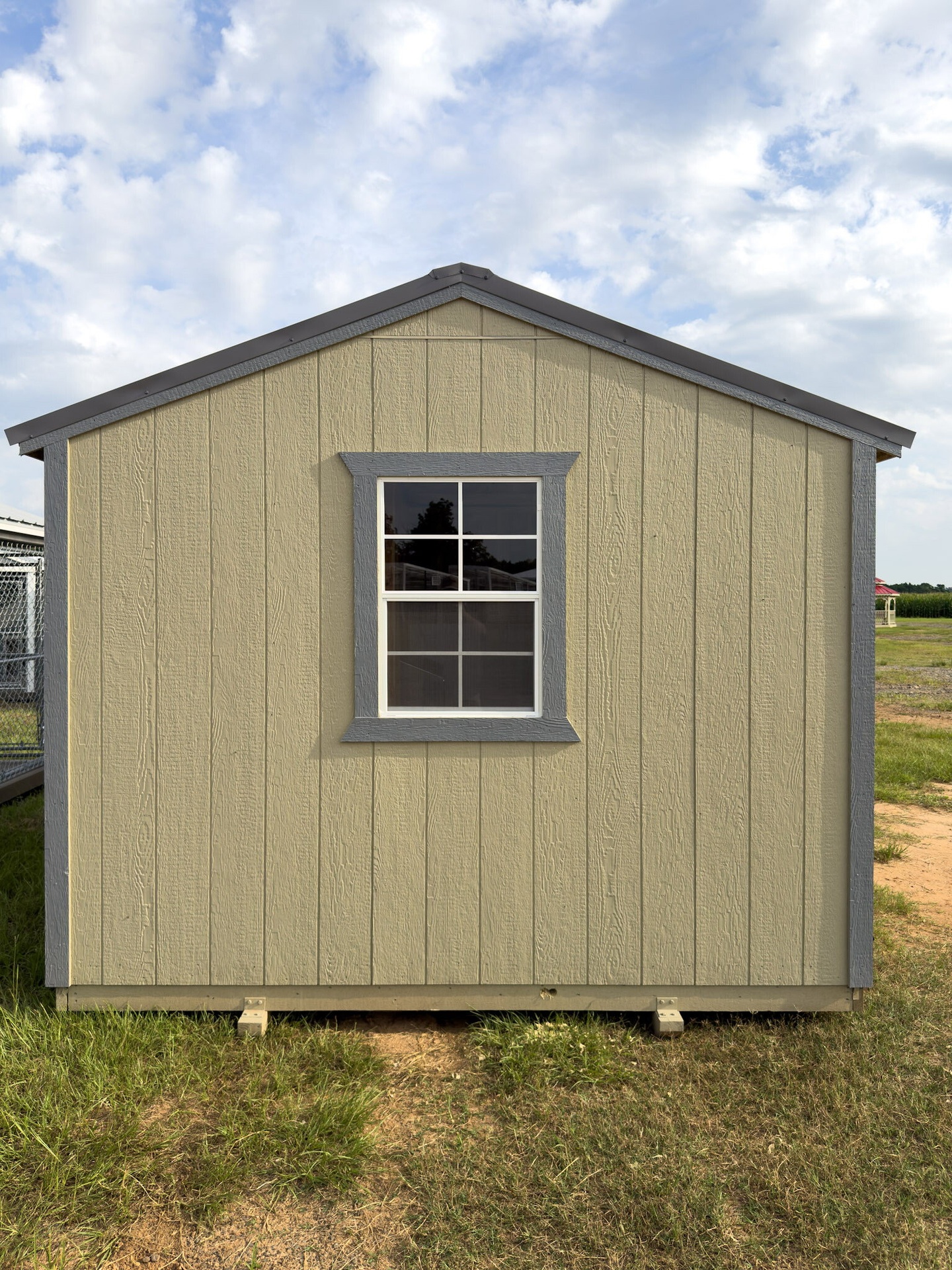 10x16 Deluxe Style Chicken Coop serial DCR-9540-1016-060426