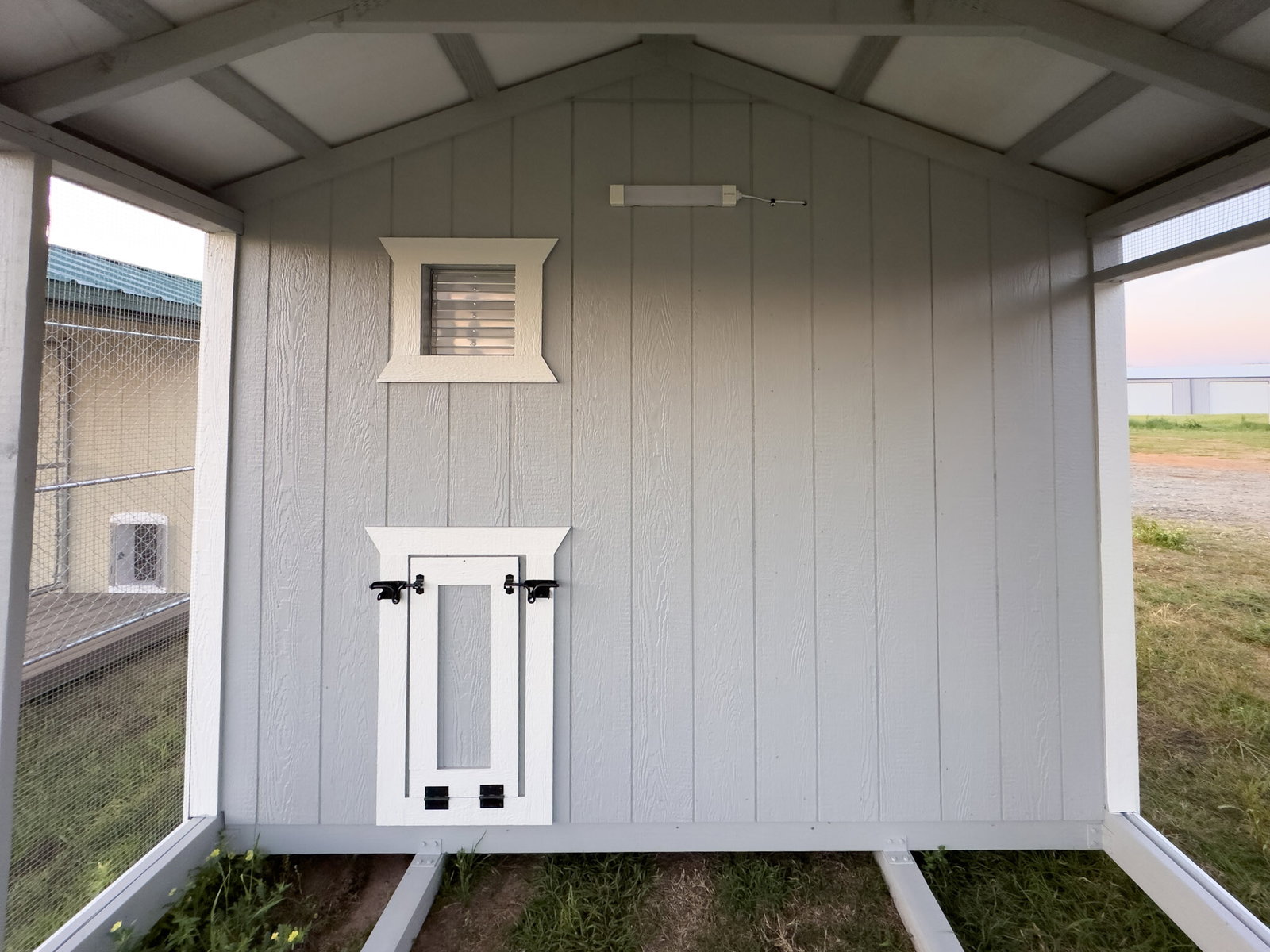 10x16 Deluxe Style Chicken Coop serial DCR-9172-1016-061025
