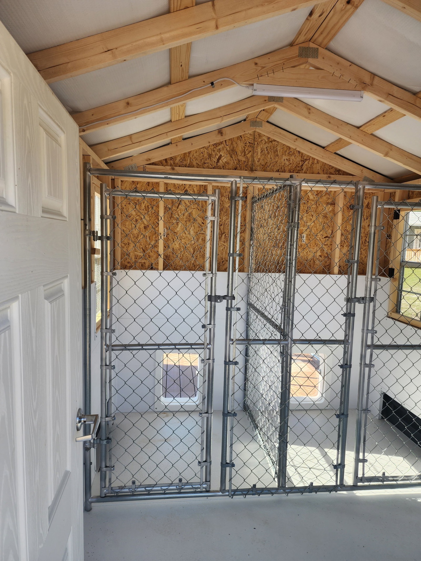 8x16 Double Deluxe Dog Kennel serial DDAFDK-6271-0816-221022