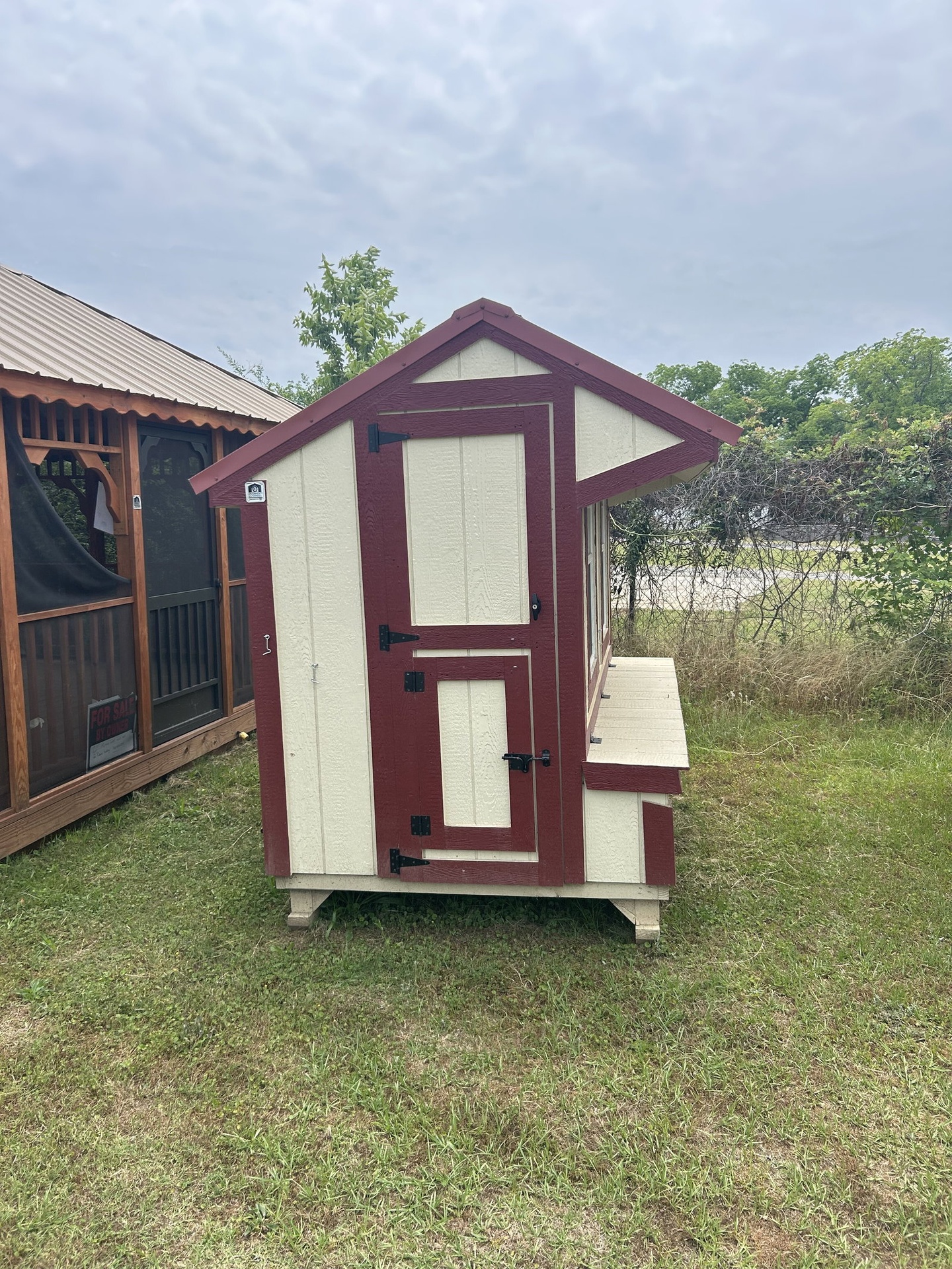 5x8 Cottage Style Chicken Coop serial CSCC-7801-0508-190224