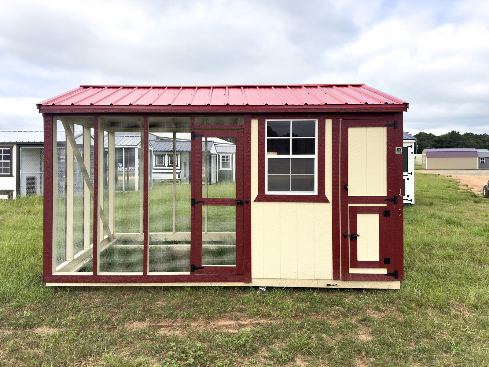 8x14 Deluxe Style Chicken Coop serial DCR-8933-0814-080625