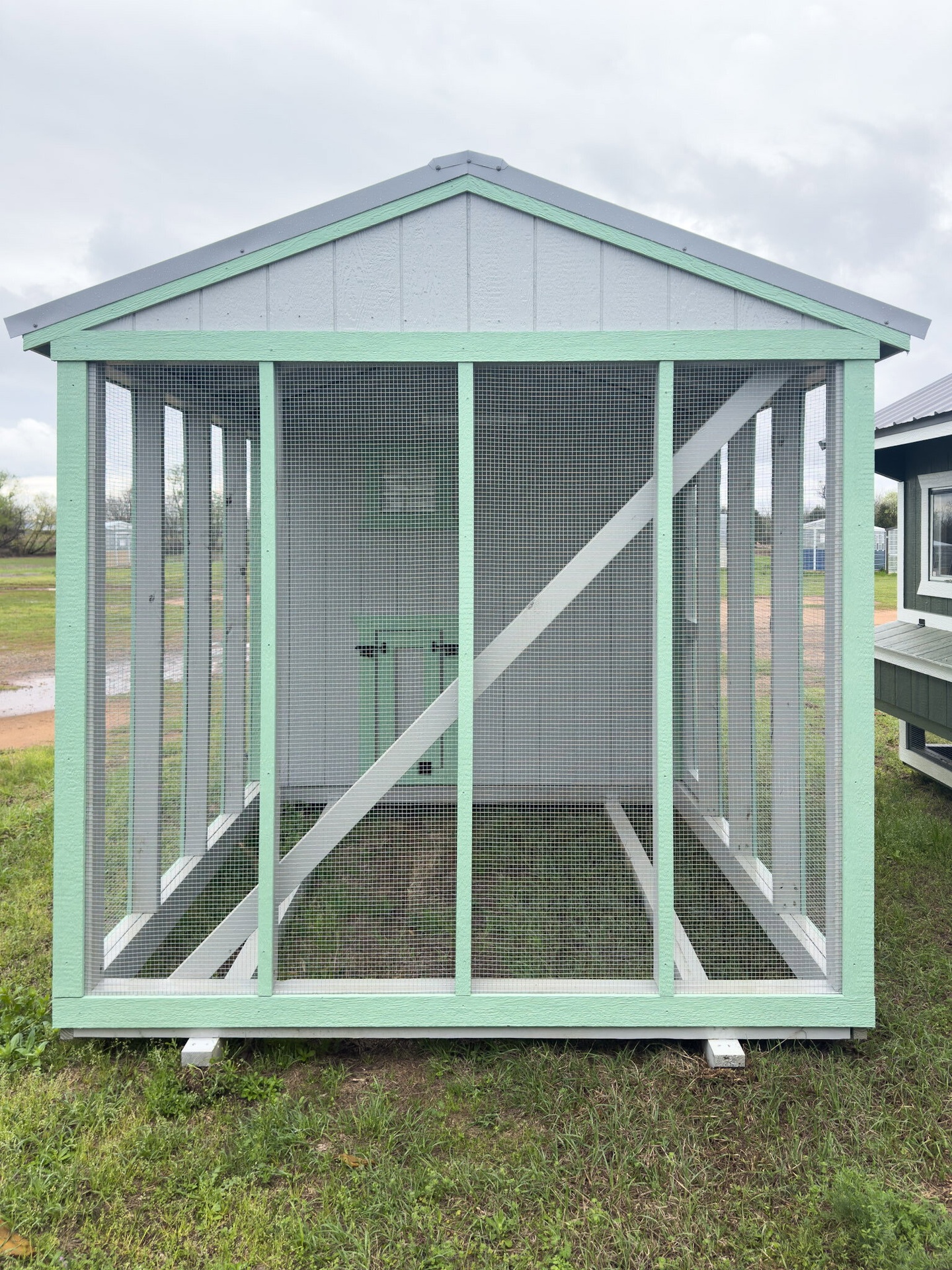 8x14 Deluxe Style Chicken Coop serial DCR-8991-0814-080725