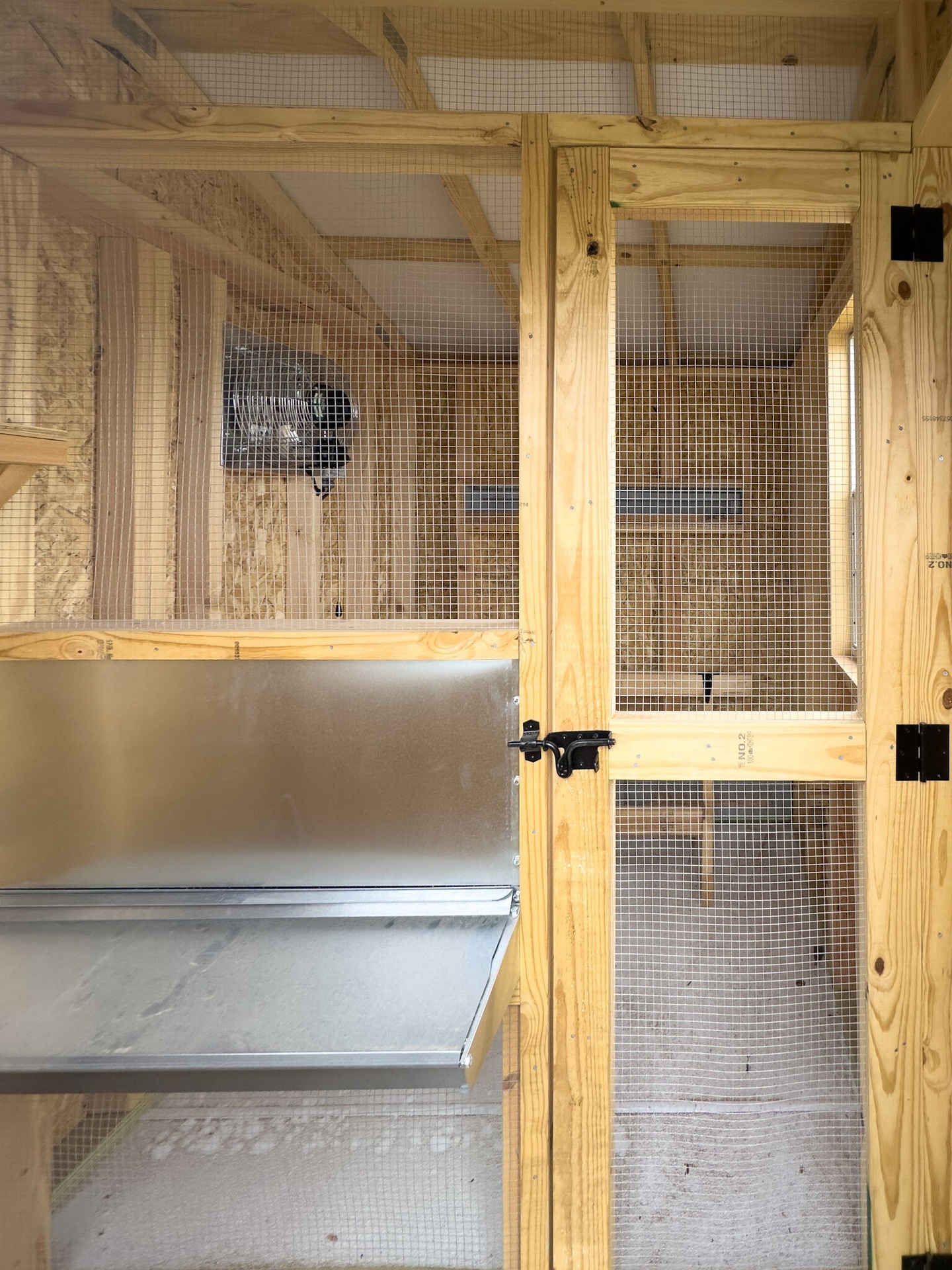 8x14 Deluxe Style Chicken Coop serial DCR-8991-0814-080725