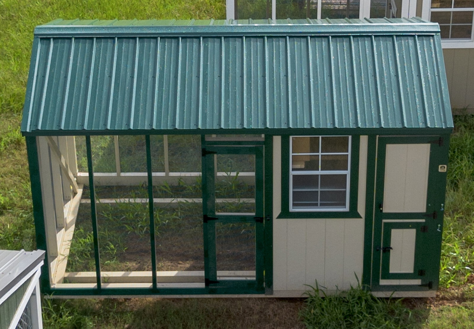 8x14 Deluxe Style Chicken Coop serial DCR-8936-0814-080625