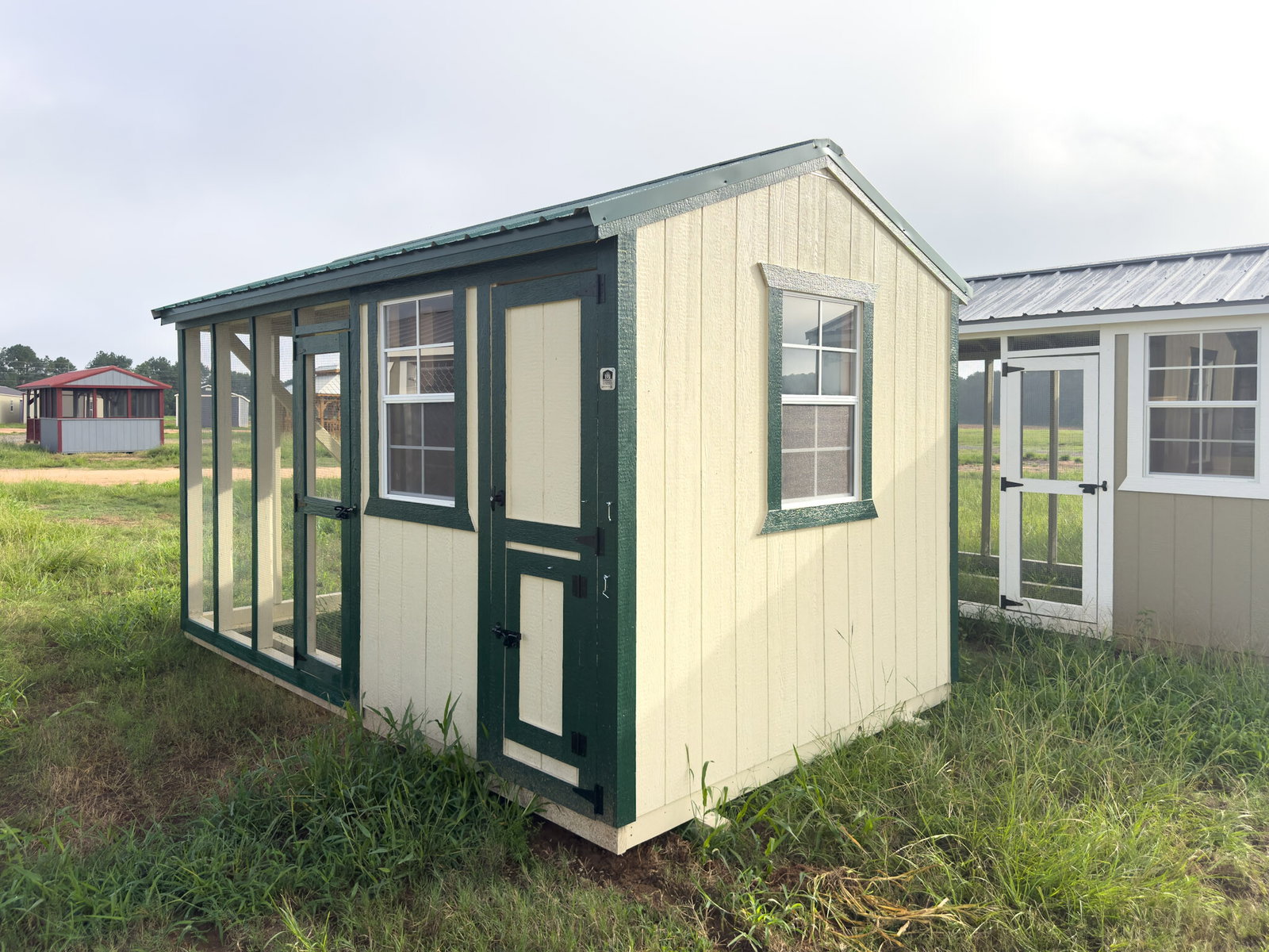 8x14 Deluxe Style Chicken Coop serial DCR-8936-0814-080625