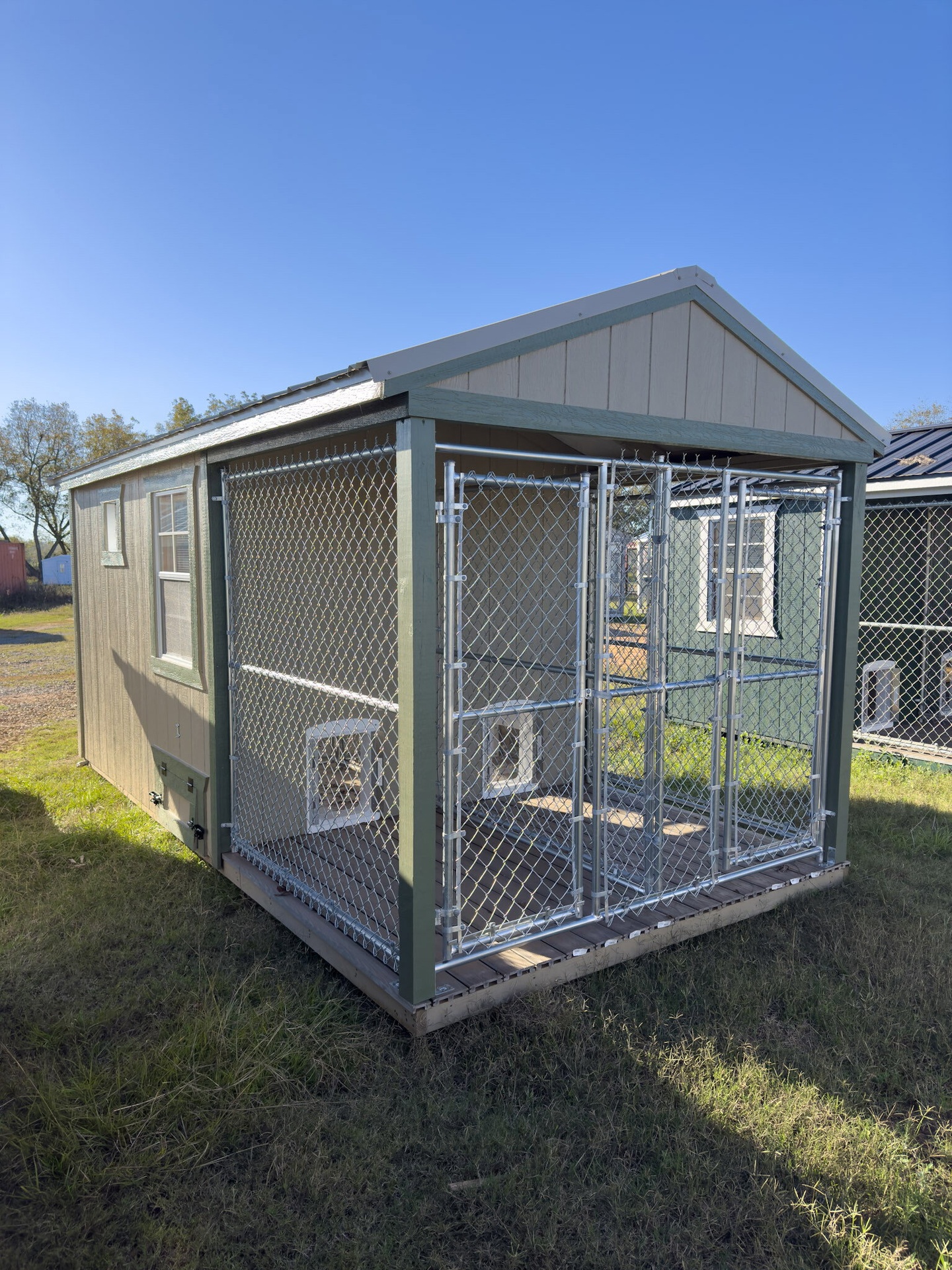 8x16 Double Deluxe Dog Kennel serial DDDK-7872-0816-290224