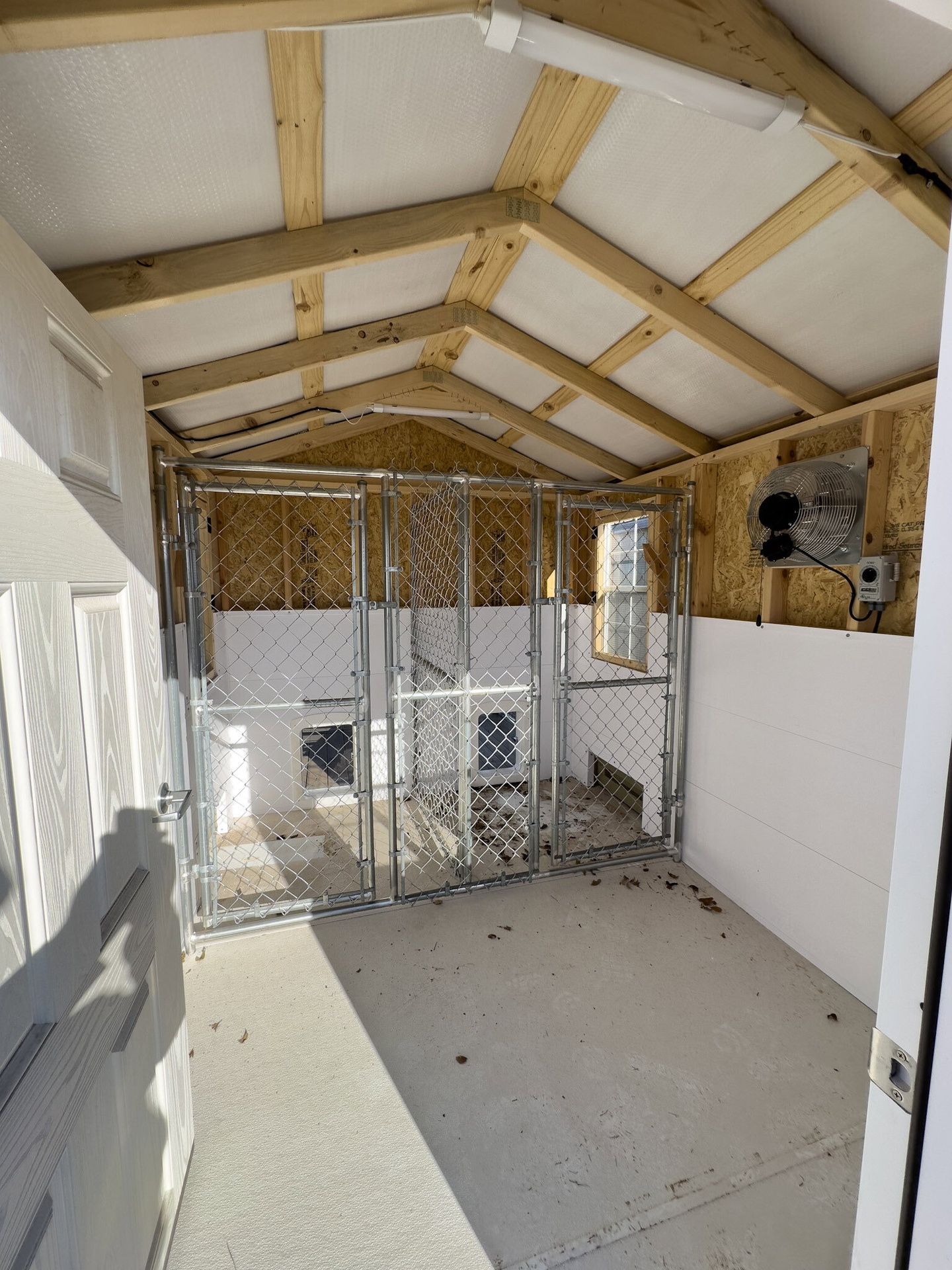 8x16 Double Deluxe Dog Kennel serial DDDK-7872-0816-290224