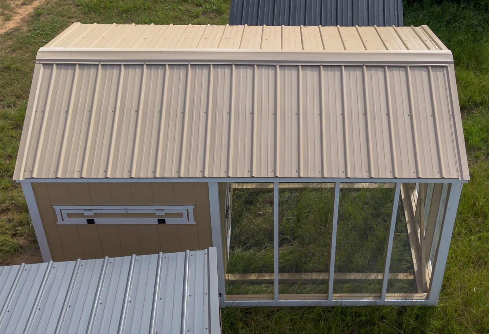 8x14 Deluxe Style Chicken Coop serial DCR-8911-0814-070625