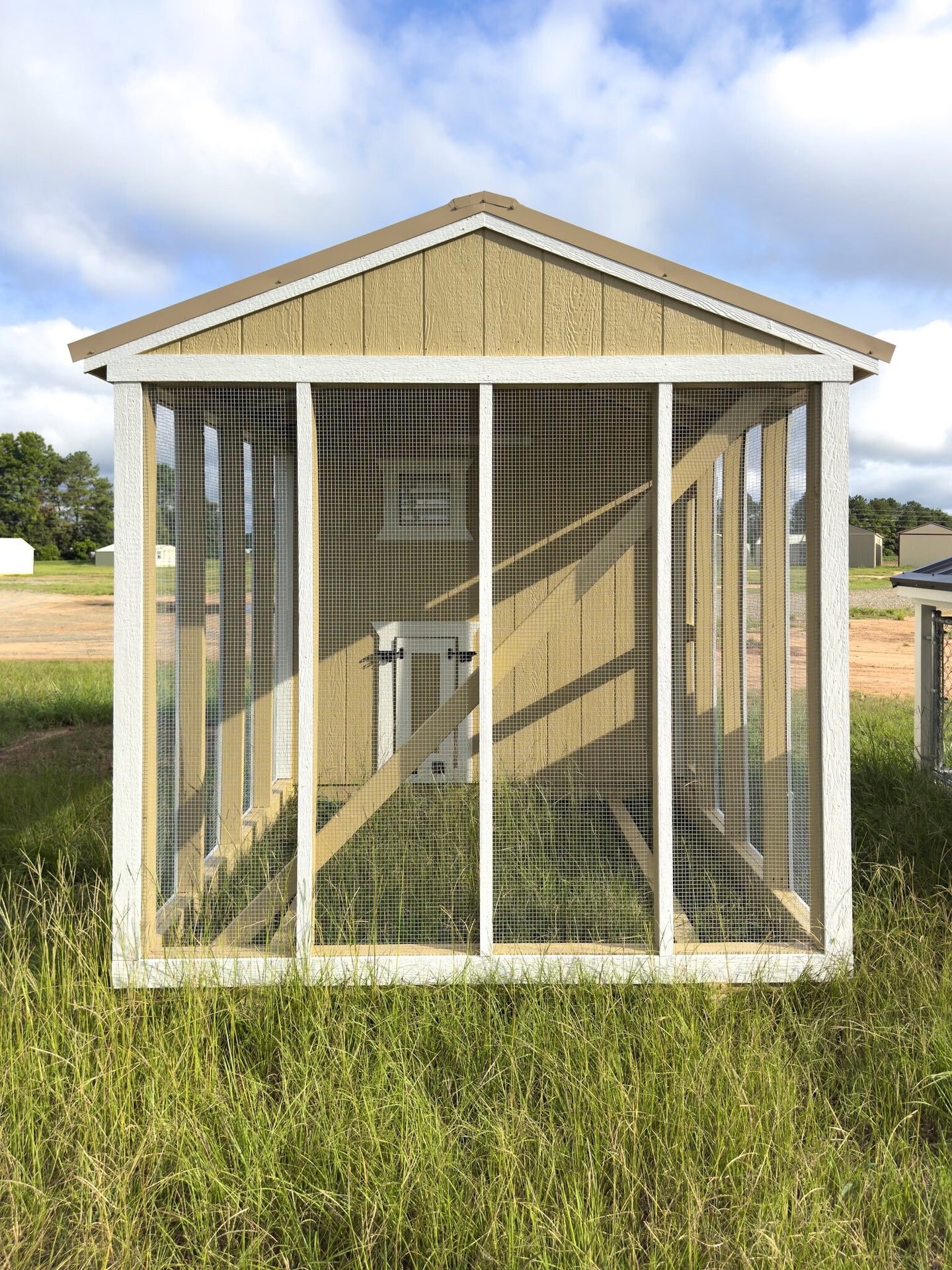 8x14 Deluxe Style Chicken Coop serial DCR-8911-0814-070625