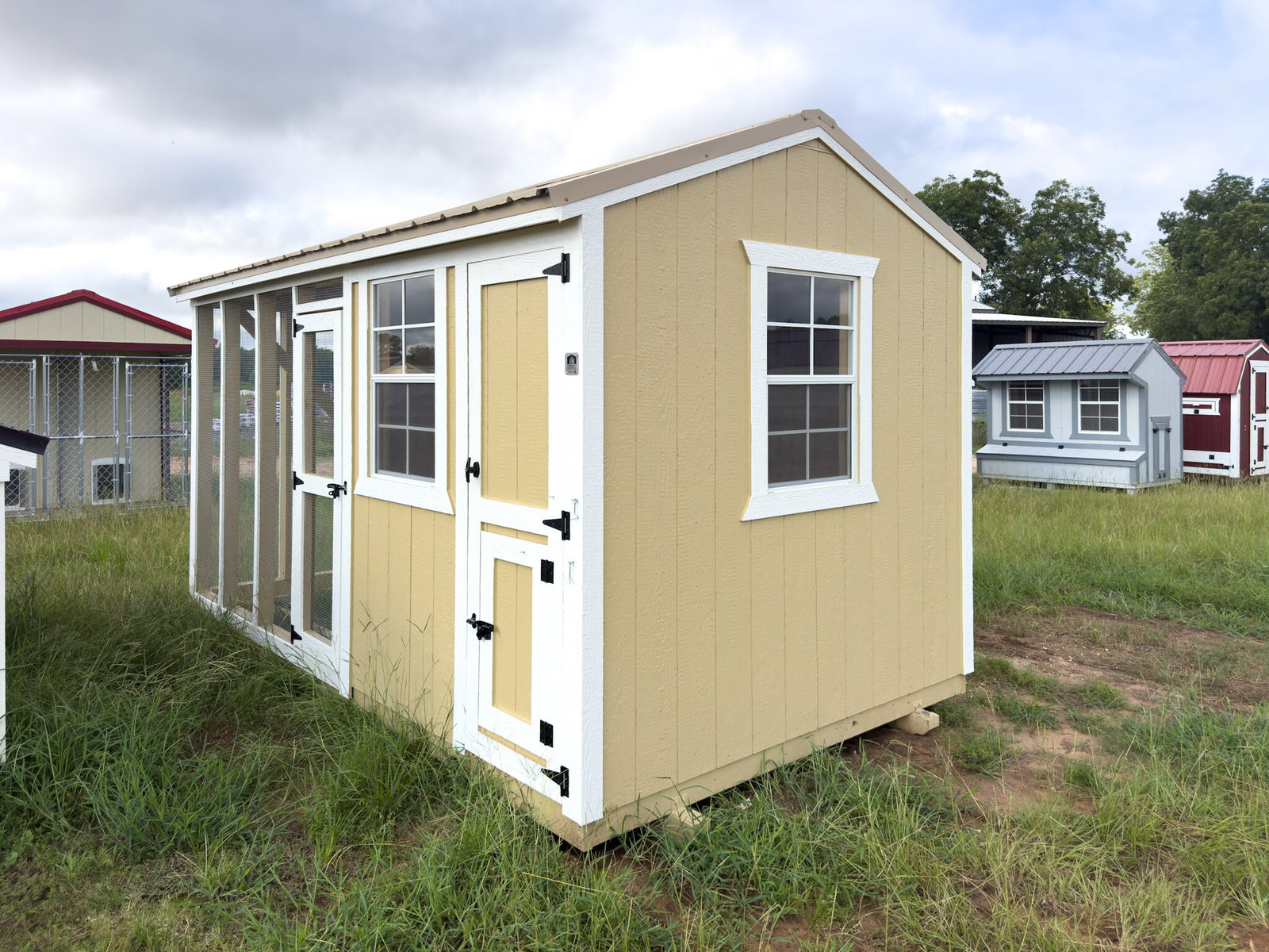 8x14 Deluxe Style Chicken Coop serial DCR-8911-0814-070625
