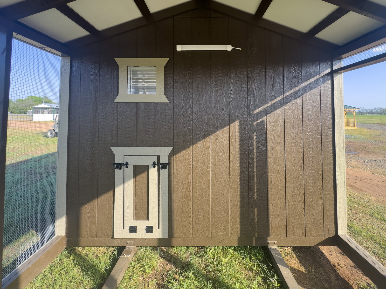 10x16 Deluxe Style Chicken Coop serial DCR-9157-1016-080925