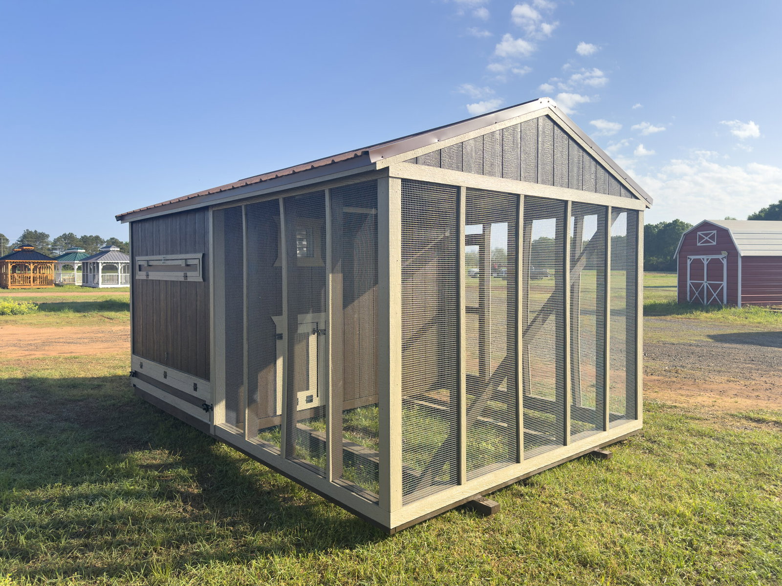 10x16 Deluxe Style Chicken Coop serial DCR-9157-1016-080925