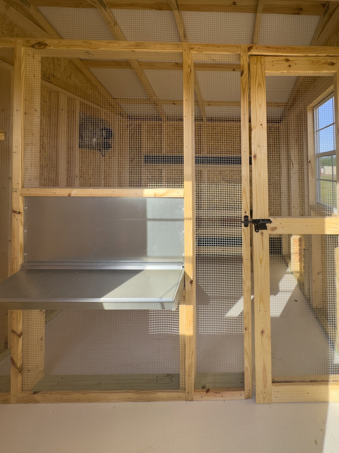 10x16 Deluxe Style Chicken Coop serial DCR-9157-1016-080925