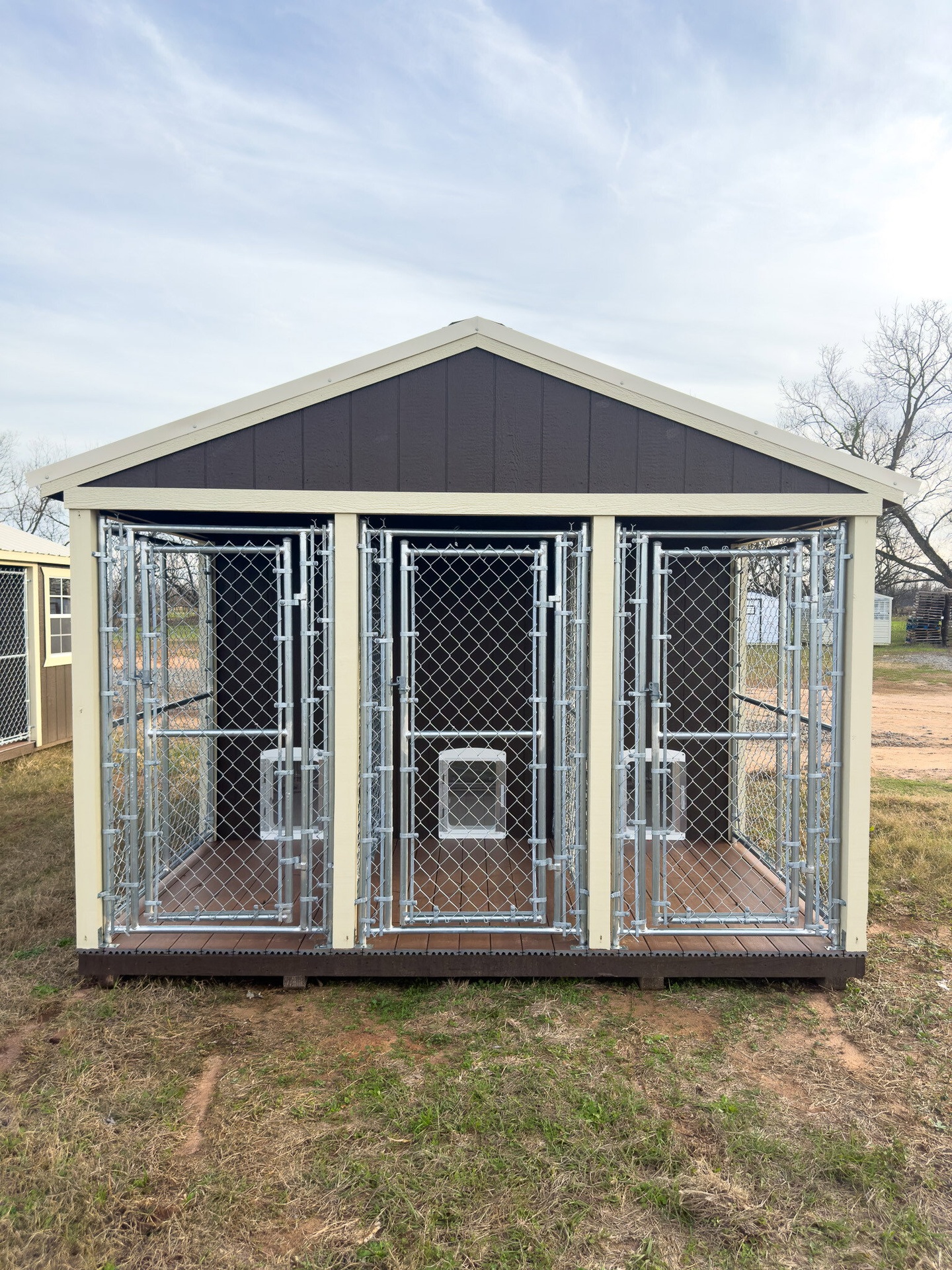 12x16 Triple Deluxe Dog Kennel serial DTAFDK-7005-1216-160523