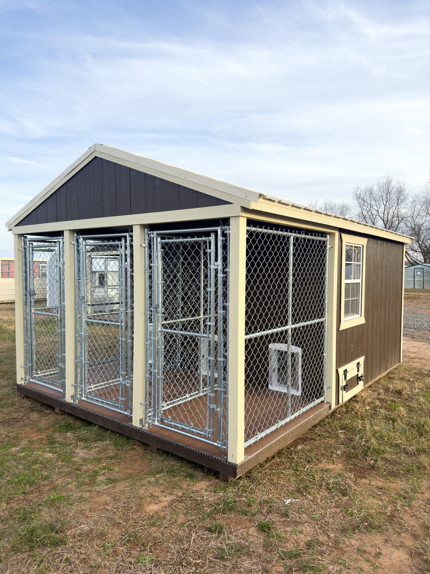 12x16 Triple Deluxe Dog Kennel serial DTAFDK-7005-1216-160523