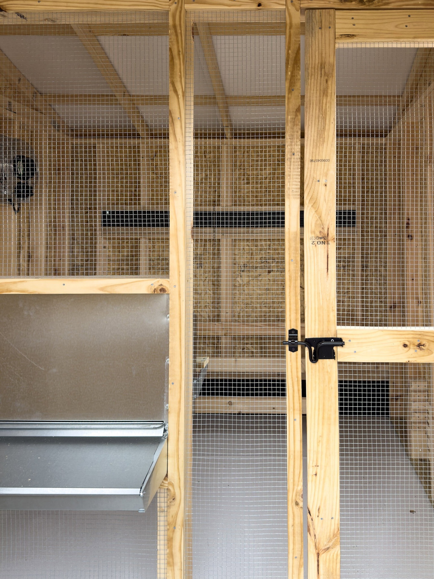 10x16 Deluxe Style Chicken Coop serial DCR-9105-1016-020925
