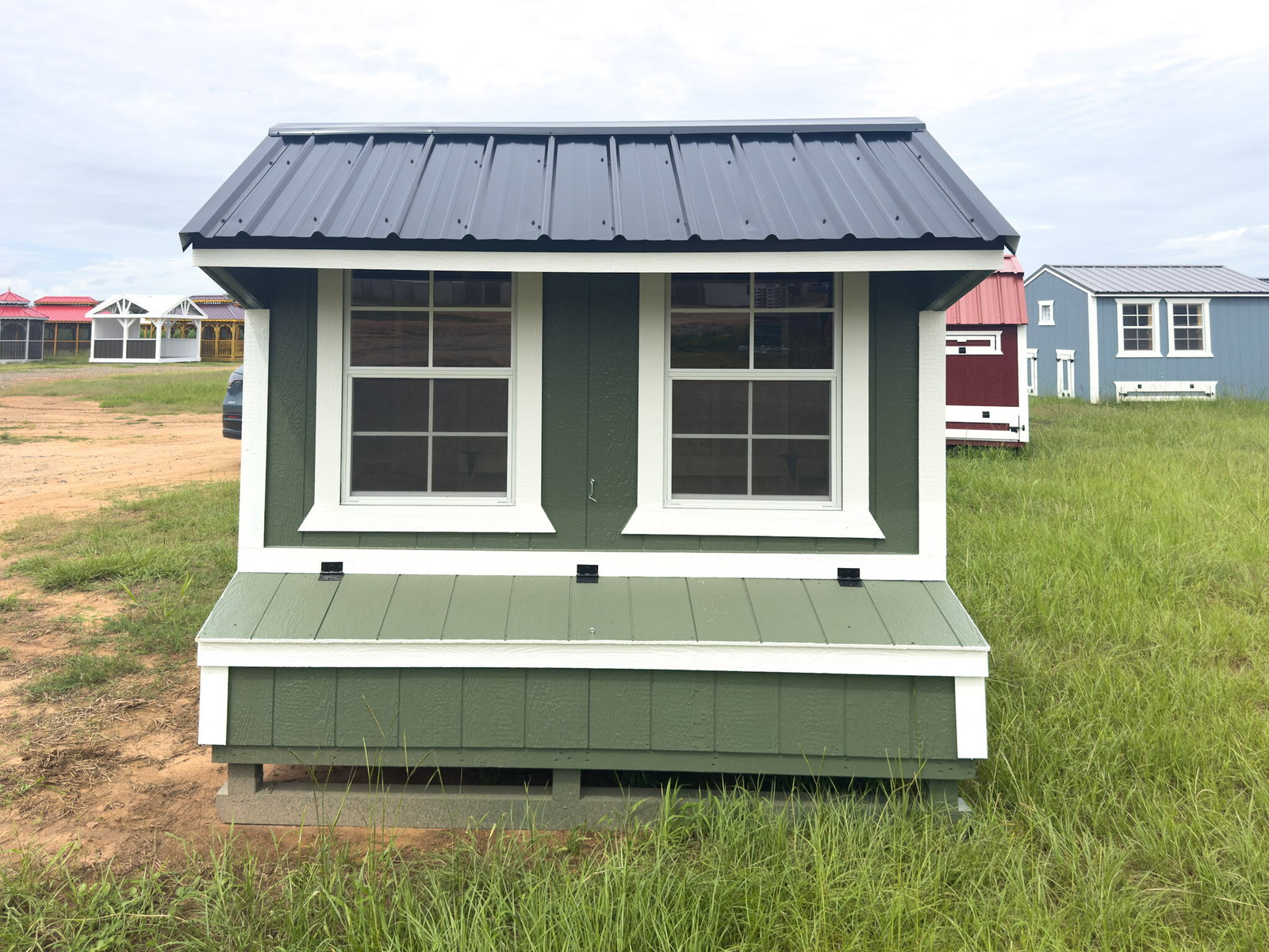 5x8 Cottage Style Chicken Coop serial CSCC-9524-0508-030426