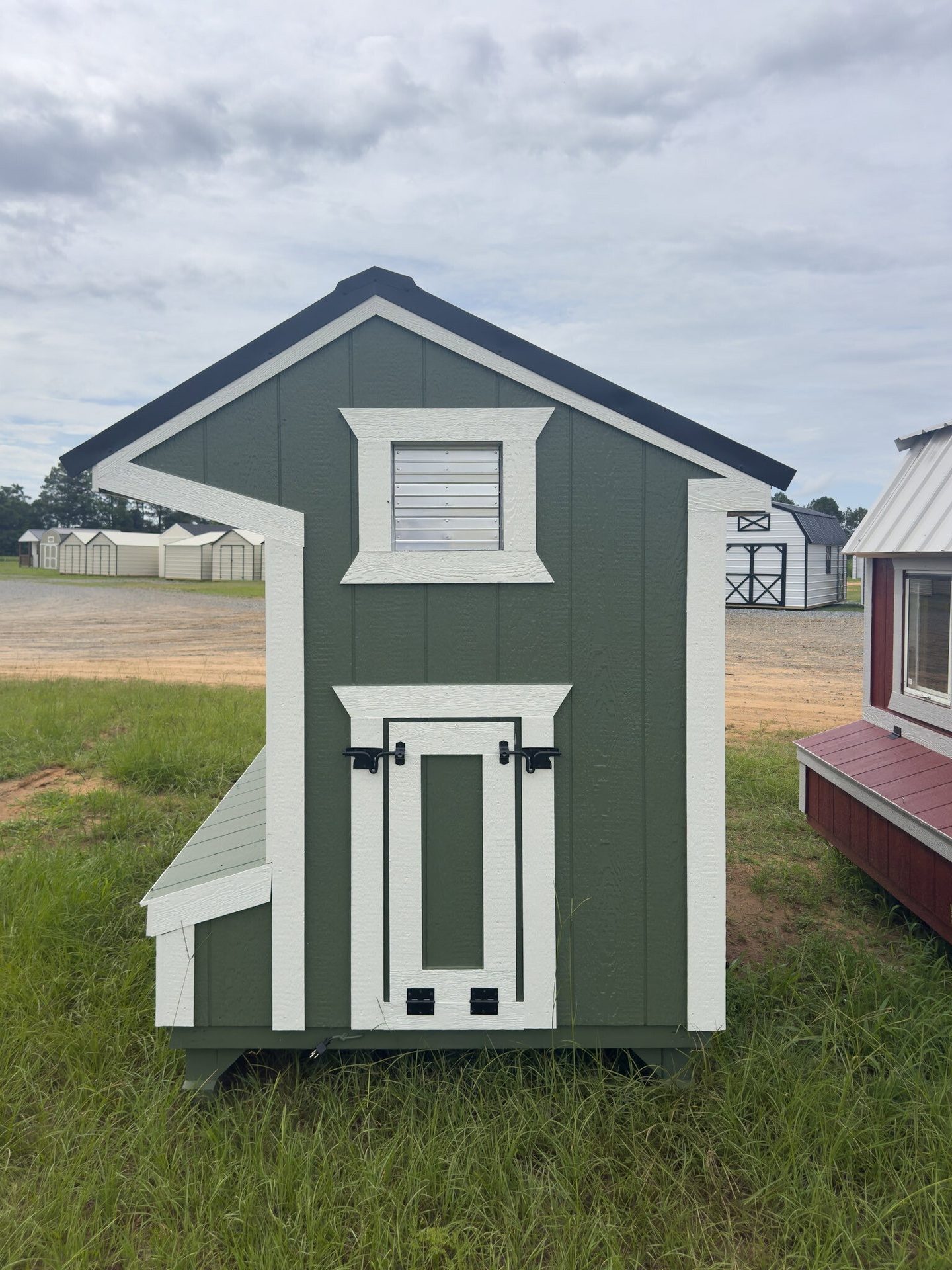 5x8 Cottage Style Chicken Coop serial CSCC-9524-0508-030426
