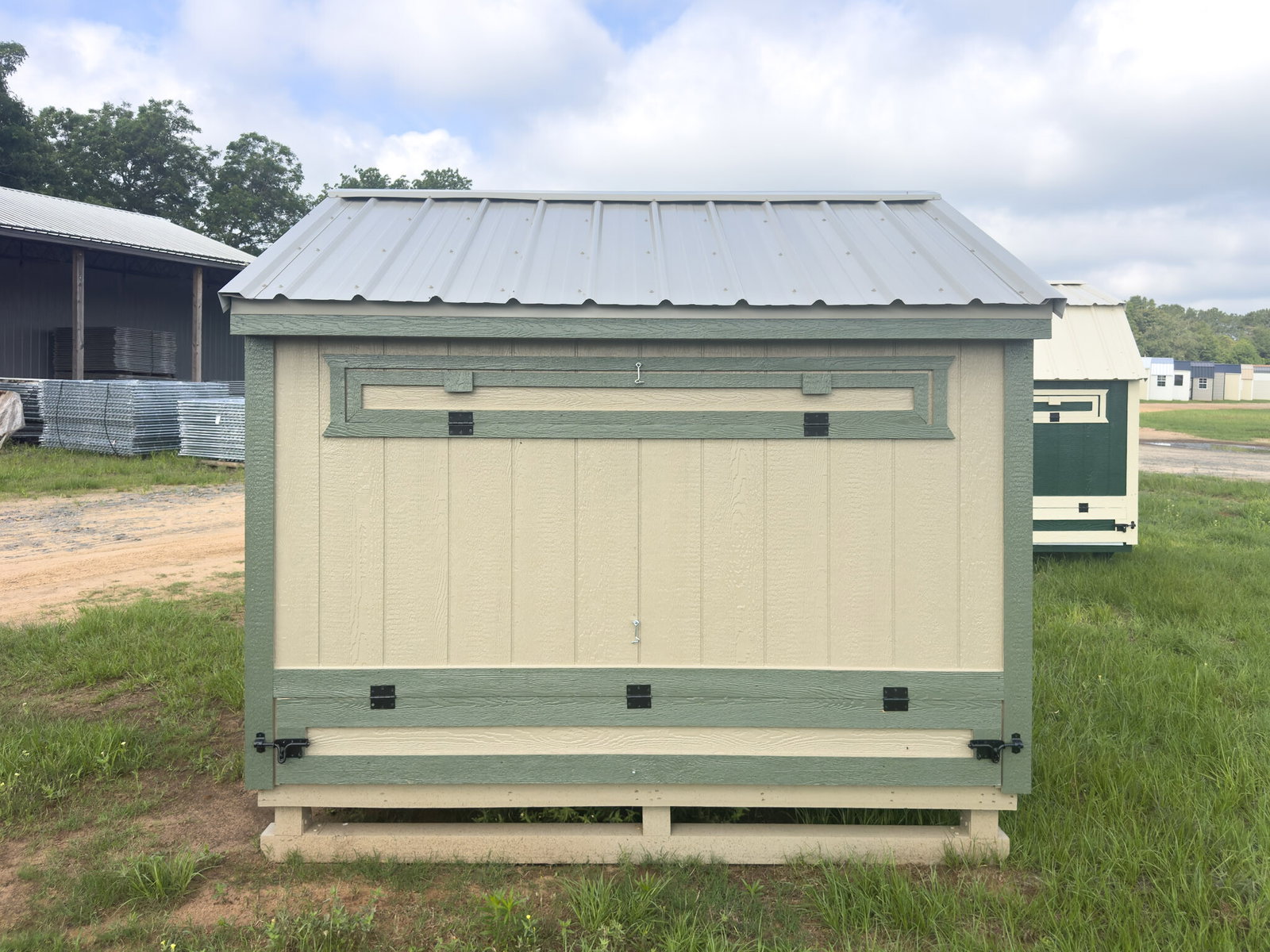 5x8 Cottage Style Chicken Coop serial CSCC-9509-0508-020426
