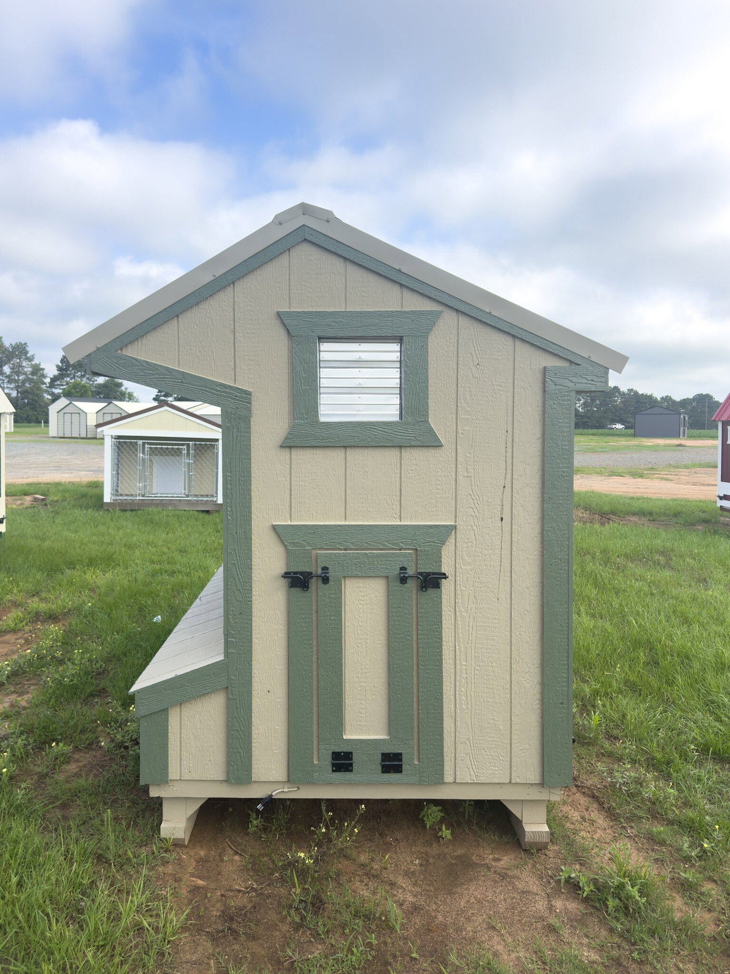 5x8 Cottage Style Chicken Coop serial CSCC-9509-0508-020426