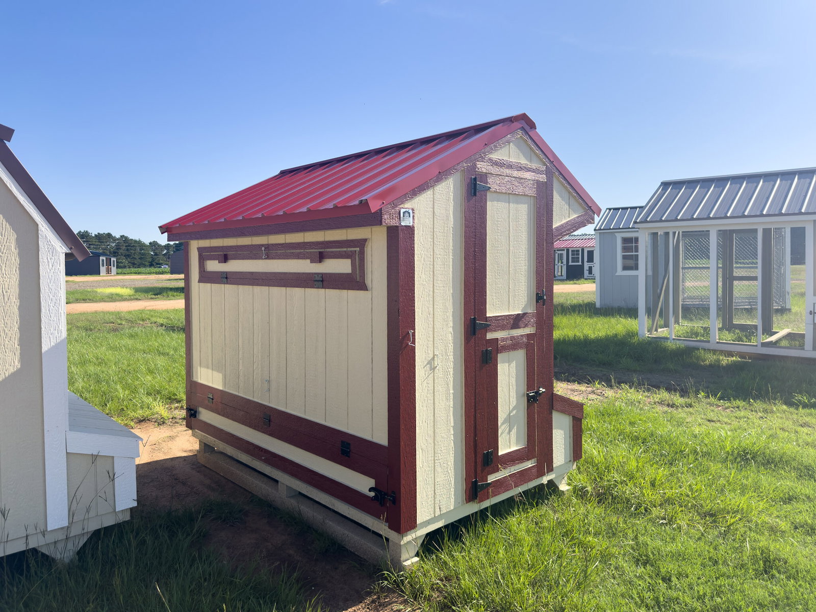 5x8 Cottage Style Chicken Coop serial CSCC-9520-0508-030426
