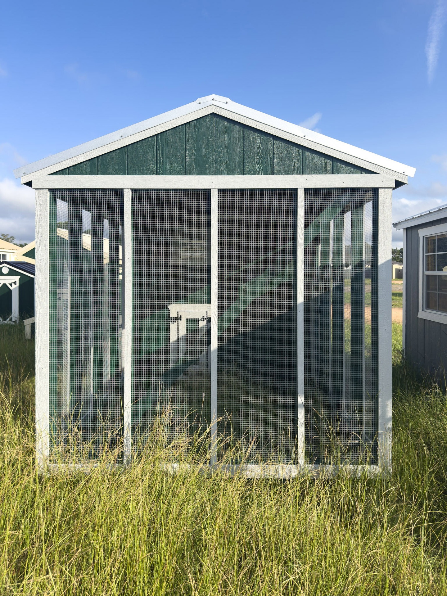 8x14 Deluxe Style Chicken Coop serial DCR-8900-0814-070625