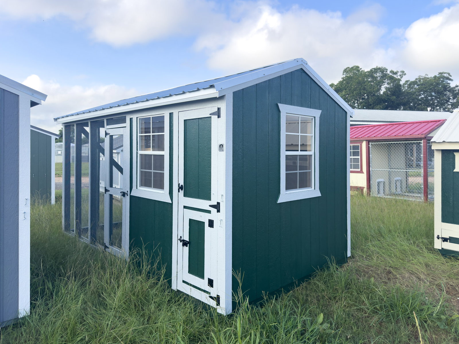 8x14 Deluxe Style Chicken Coop serial DCR-8900-0814-070625