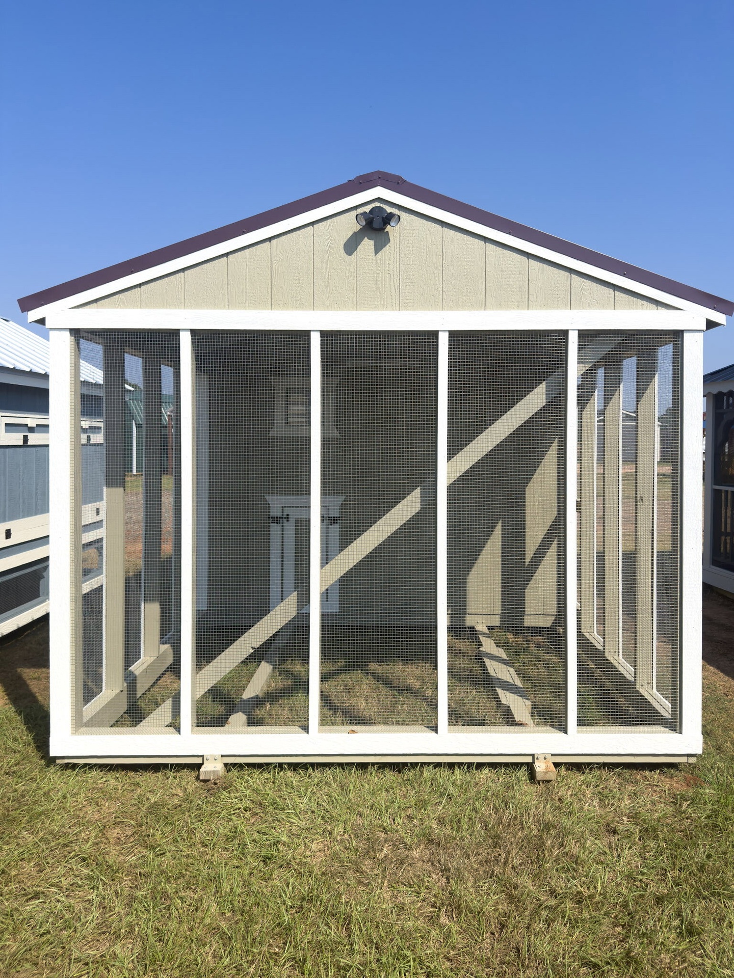 10x16 Deluxe Style Chicken Coop serial DCR-9071-1016-110825