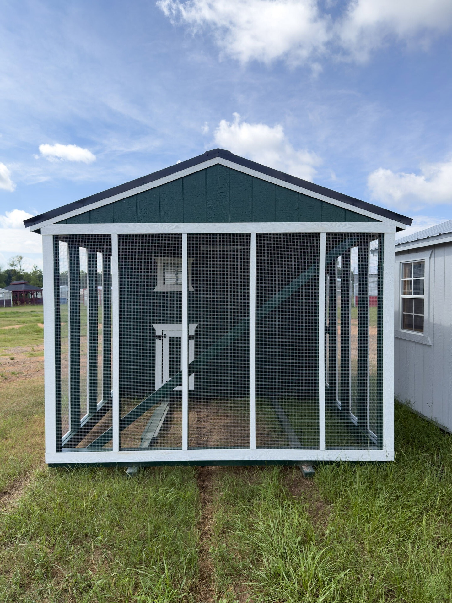 10x16 Deluxe Style Chicken Coop serial DCR-9553-1016-080426