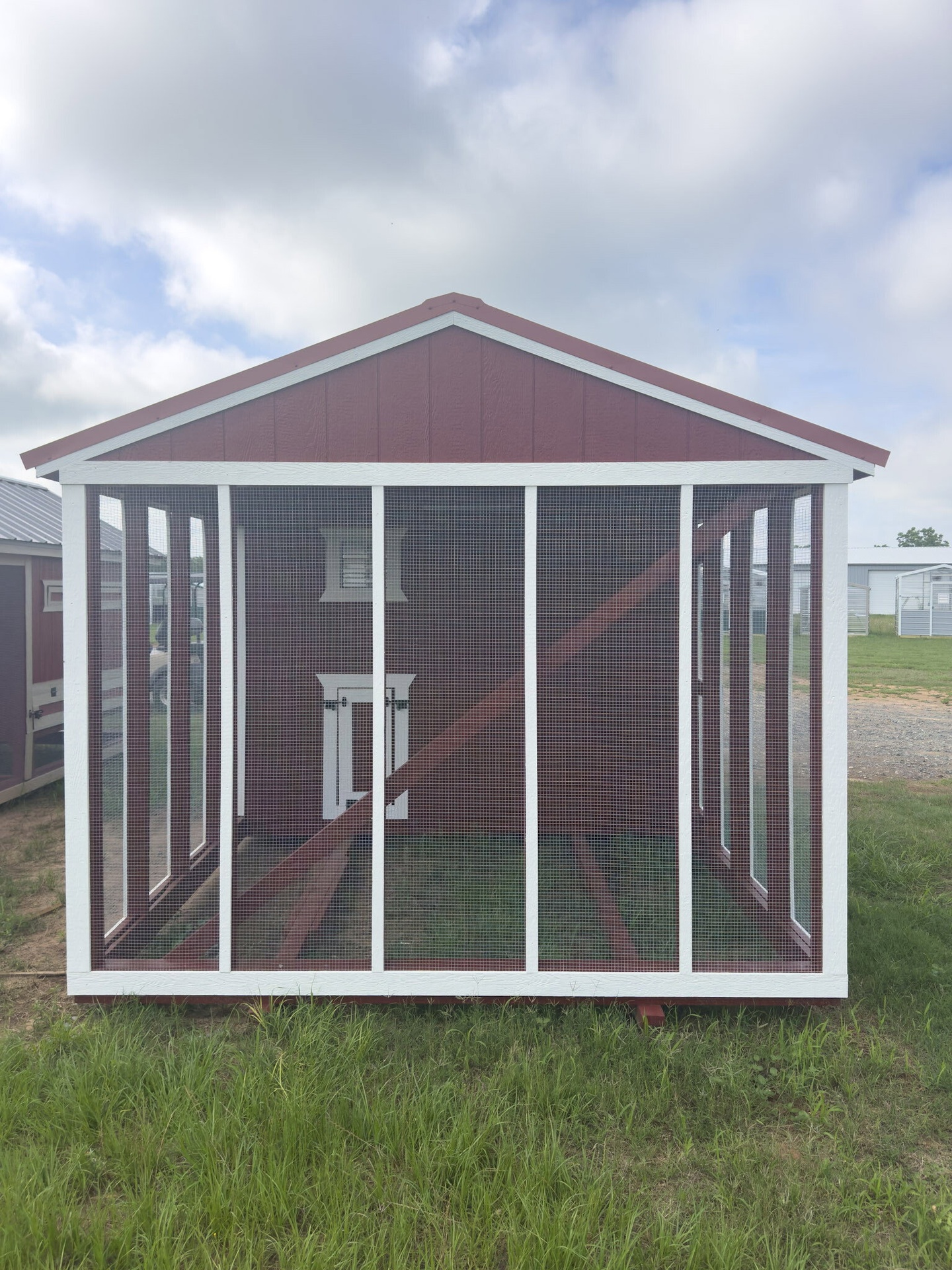 10x16 Deluxe Style Chicken Coop serial DCR-9523-1016-030426