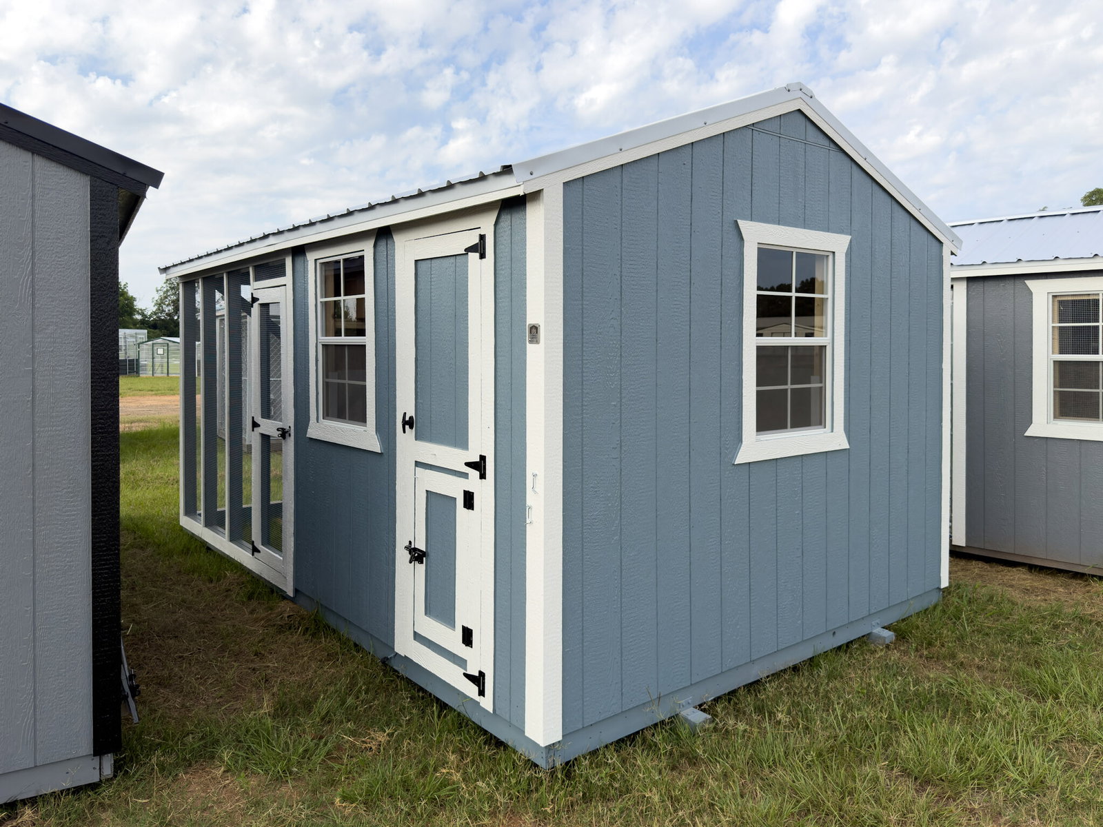 10x16 Deluxe Style Chicken Coop serial DCR-9592-1016-100526