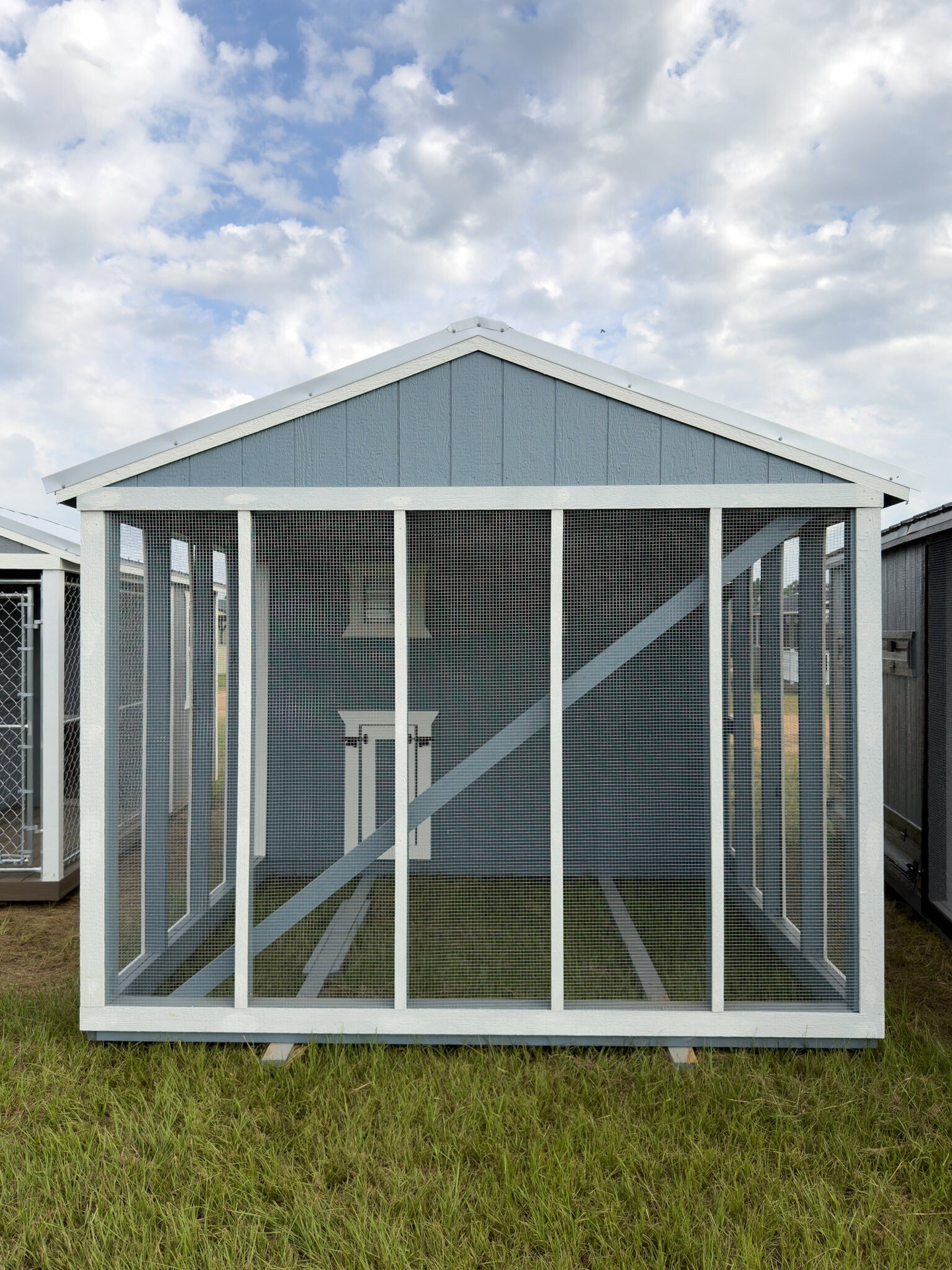 10x16 Deluxe Style Chicken Coop serial DCR-9592-1016-100526